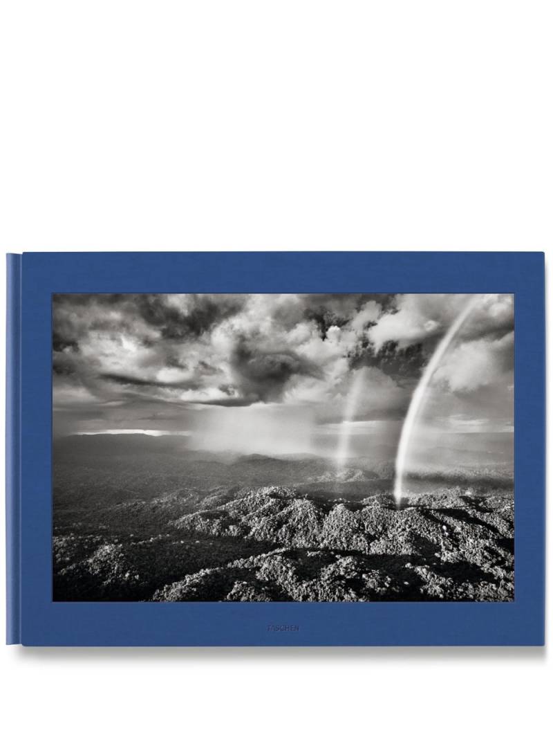 TASCHEN Amazon by Sebastian Salgado - Blue von TASCHEN