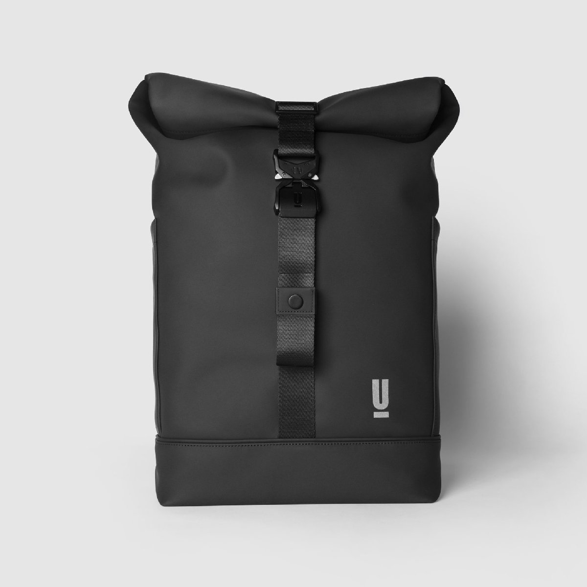 ROLLTOP - Laptoprucksack in Schwarz von THE URBAN SOCIETY