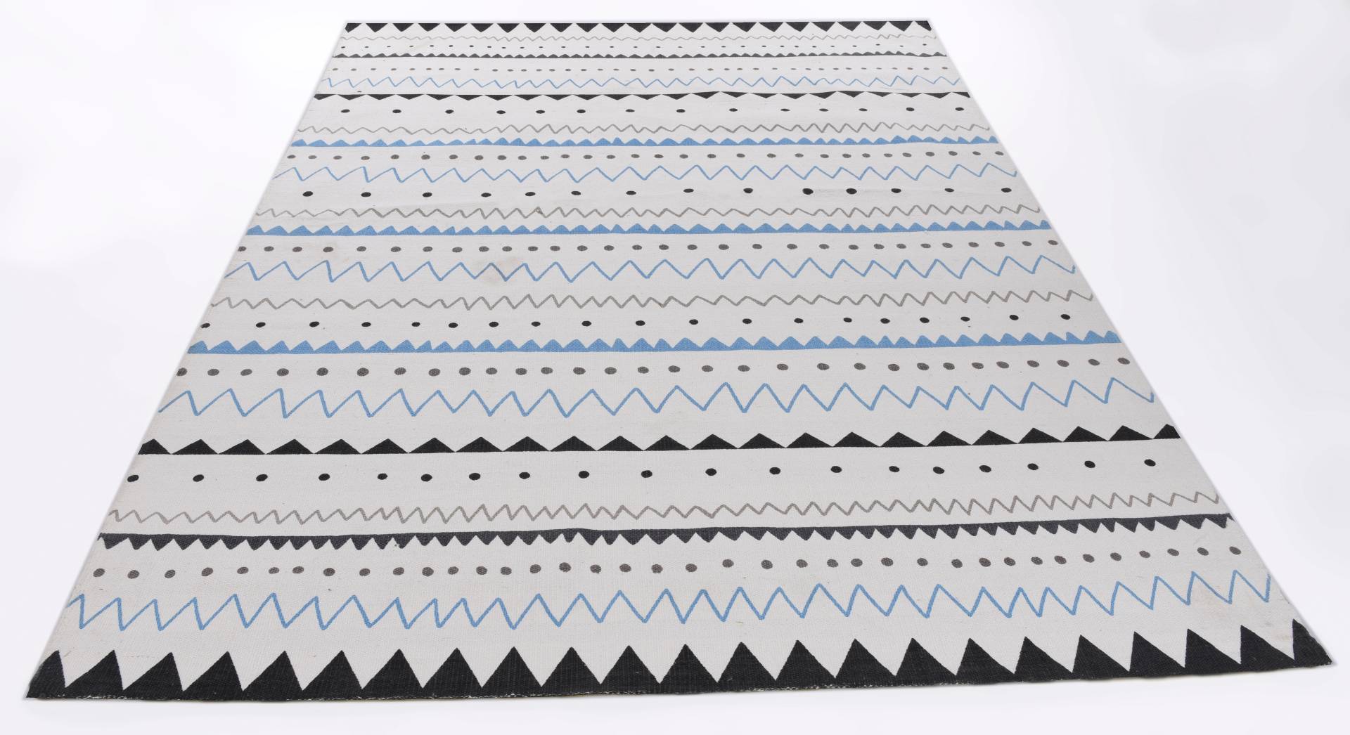THEKO Teppich »Tuxedo«, rechteckig, 5 mm Höhe, Flachgewebe, handgewebt, ideal im Wohnzimmer & Schlafzimmer THEKO Teppich »Tuxedo«, rechteckig, 5 mm Höhe, Flachgewebe, handgewebt, ideal im Wohnzimmer & Schlafzimmer von THEKO