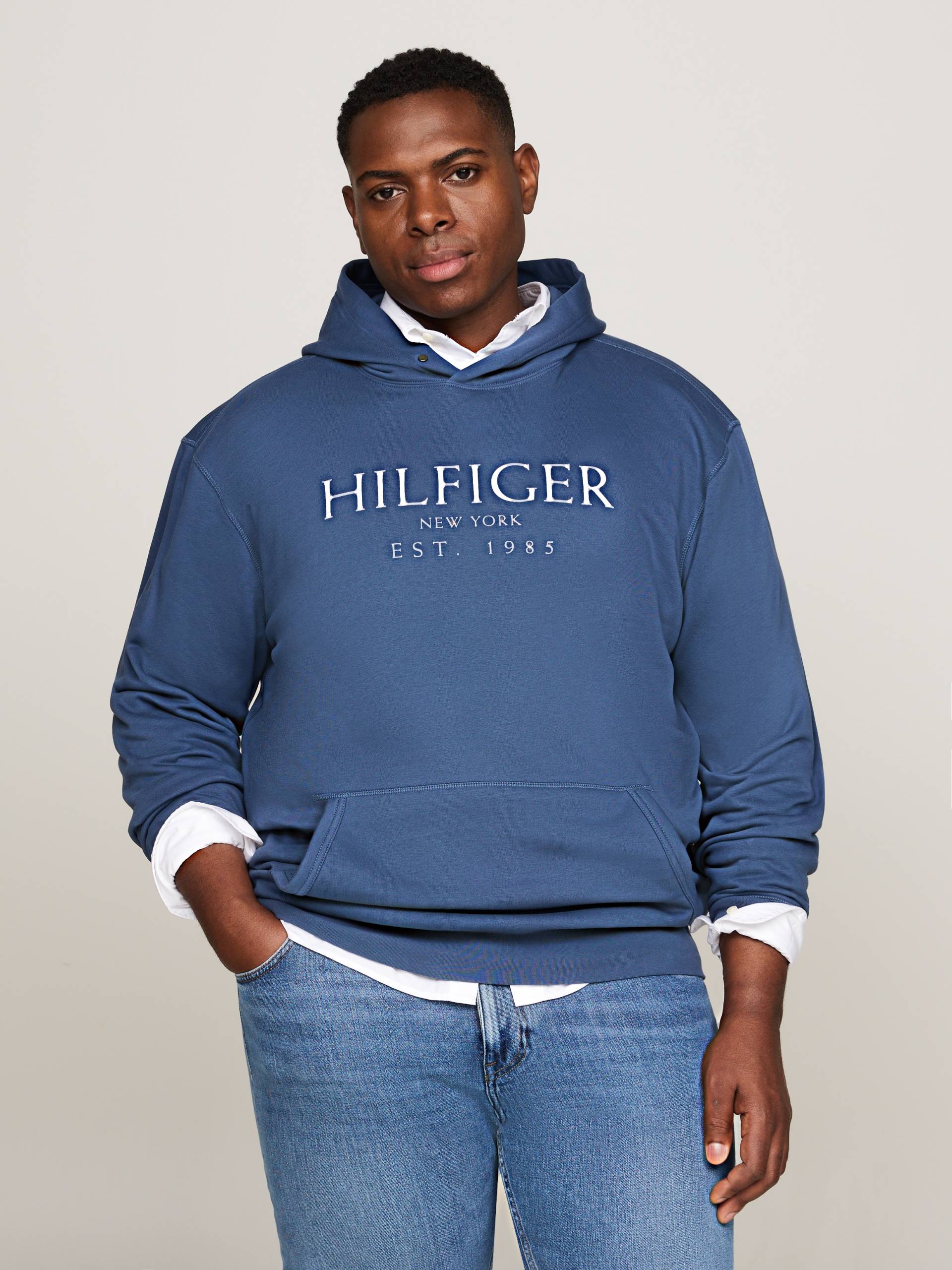 Tommy Hilfiger Big & Tall Hoodie »BT-BIG HILFIGER HOODY-B«, in Grossen Grössen, mit Logostickerei am Ärmel von TOMMY HILFIGER Big & Tall