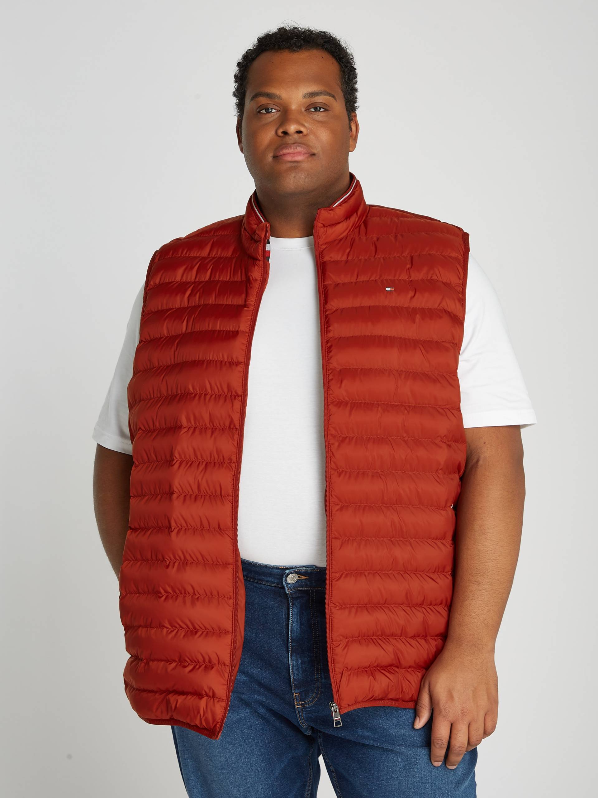 Tommy Hilfiger Big & Tall Steppweste »BT-PACKABLE RECYCLED VEST-B«, Grosse Grössen mit Logostickerei von TOMMY HILFIGER Big & Tall