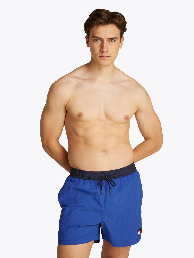 Tommy Hilfiger Swimwear Badeshorts »MEDIUM DRAWSTRING«, mit Logo-Patch, mit kontrastfarbenem Bund von TOMMY HILFIGER Swimwear