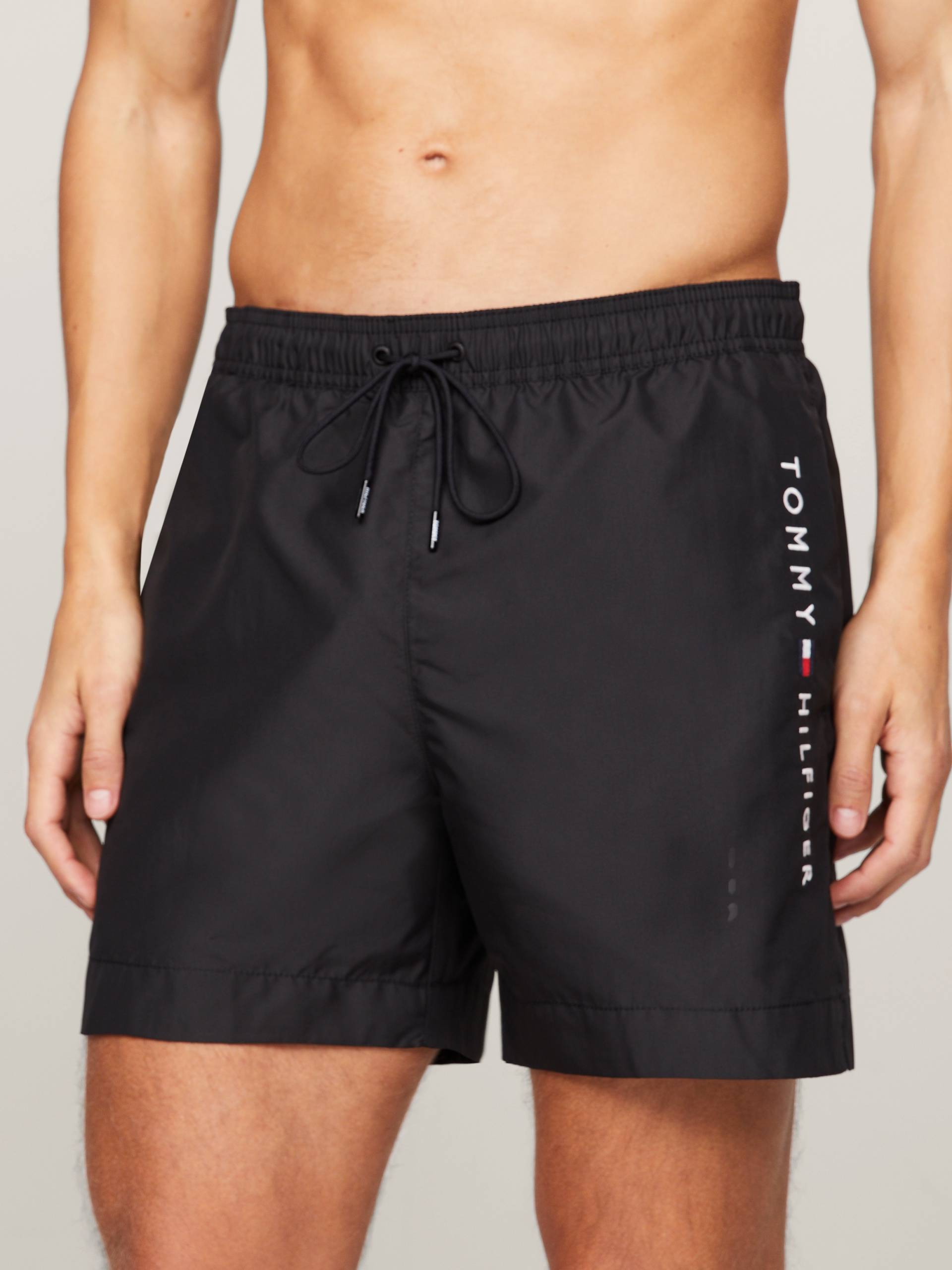 Tommy Hilfiger Swimwear Badeshorts »MEDIUM DRAWSTRING«, mit Logostickerei von TOMMY HILFIGER Swimwear