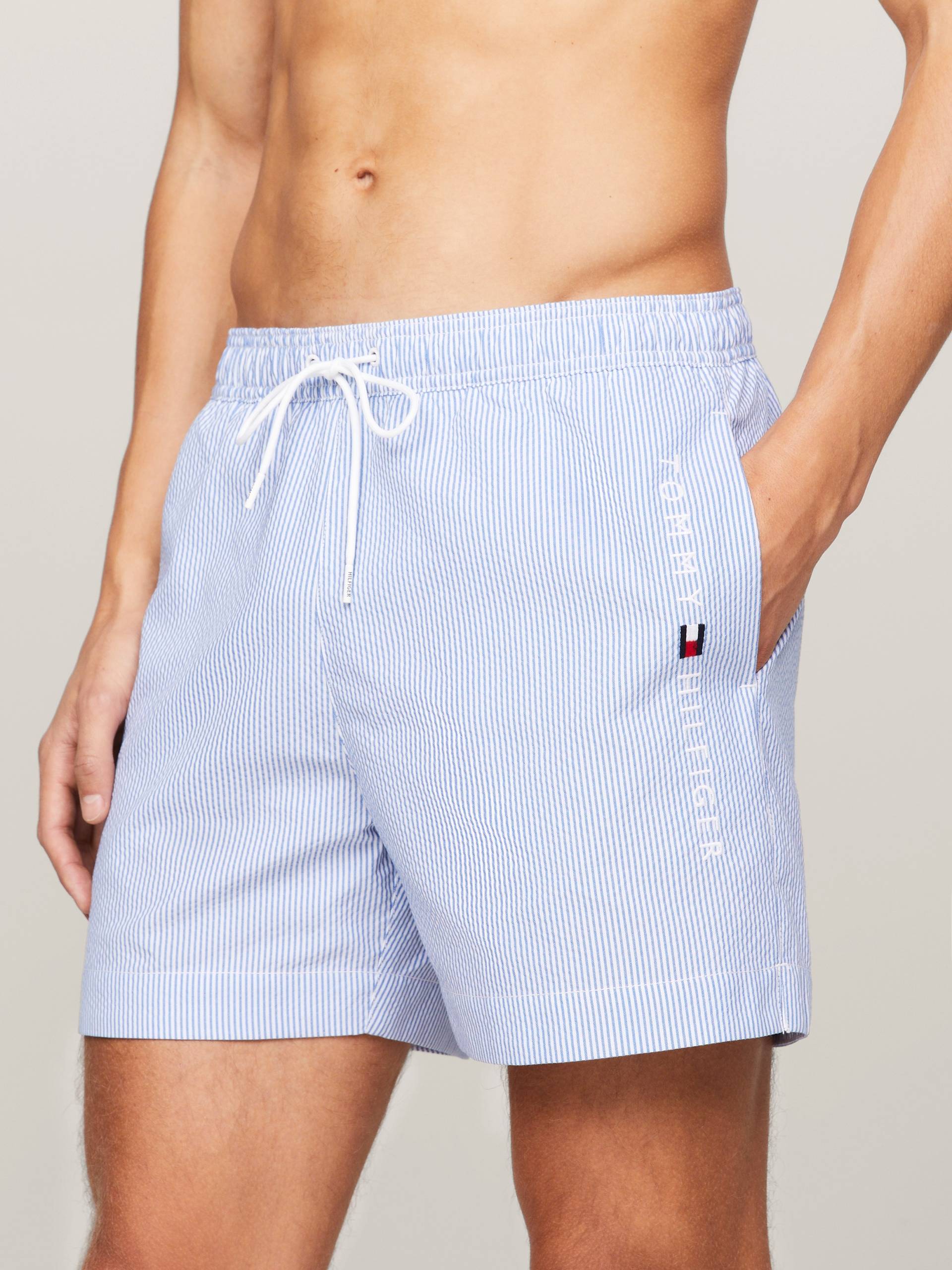 Tommy Hilfiger Swimwear Badeshorts »MEDIUM DRAWSTRING STRIPE«, in gestreifter Optik von TOMMY HILFIGER Swimwear