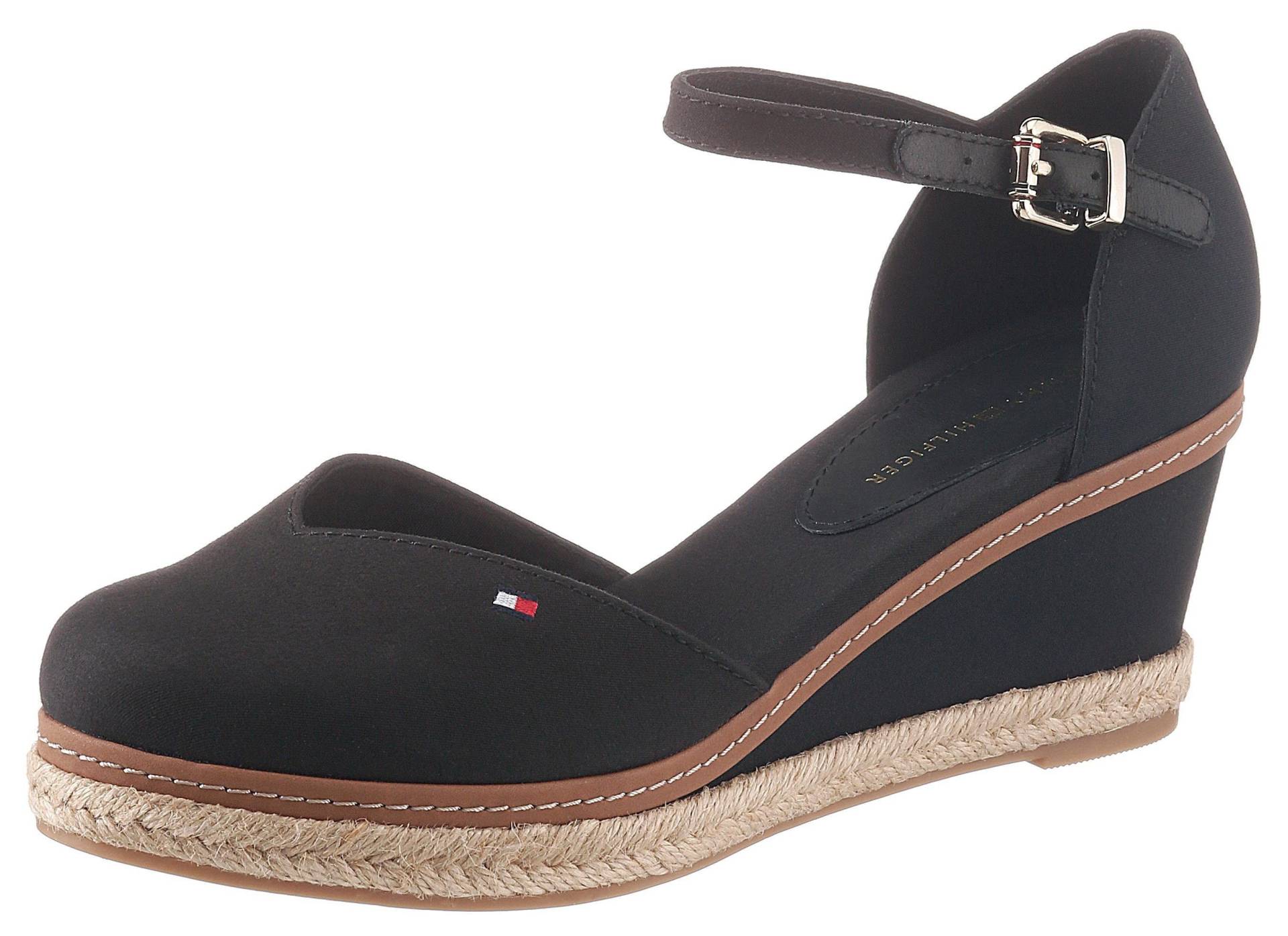 Tommy Hilfiger Spangenpumps »BASIC CLOSED TOE MID WEDGE«, Riemchensandale, Keilabsatz, Sommerschuh, mit verstellbarer Schnalle von TOMMY HILFIGER