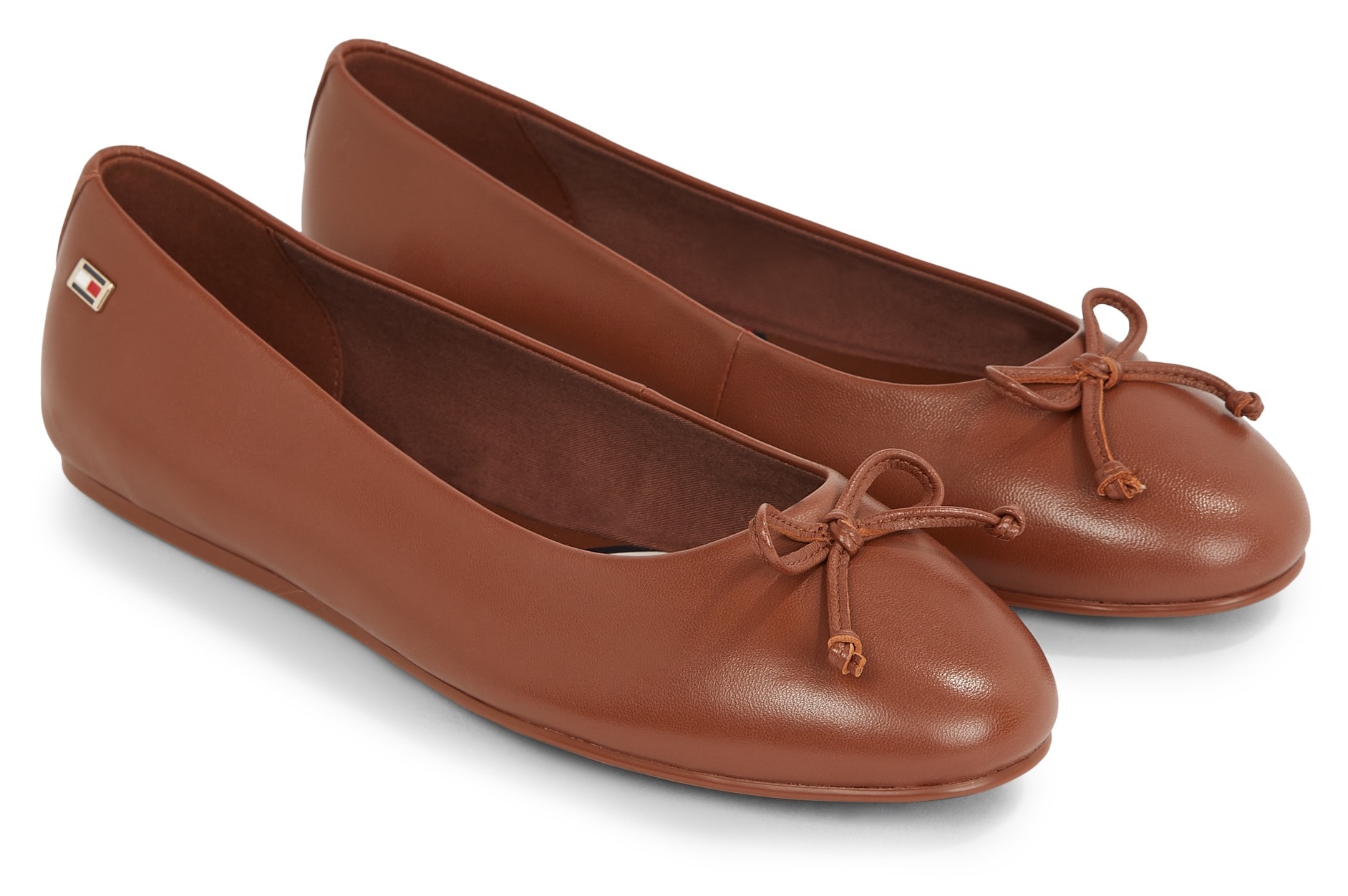 Tommy Hilfiger Ballerina »ESSENTIAL CHIC BALLERINA«, Flats, Businessschuh, Schlupfschuh in schmaler Form von TOMMY HILFIGER