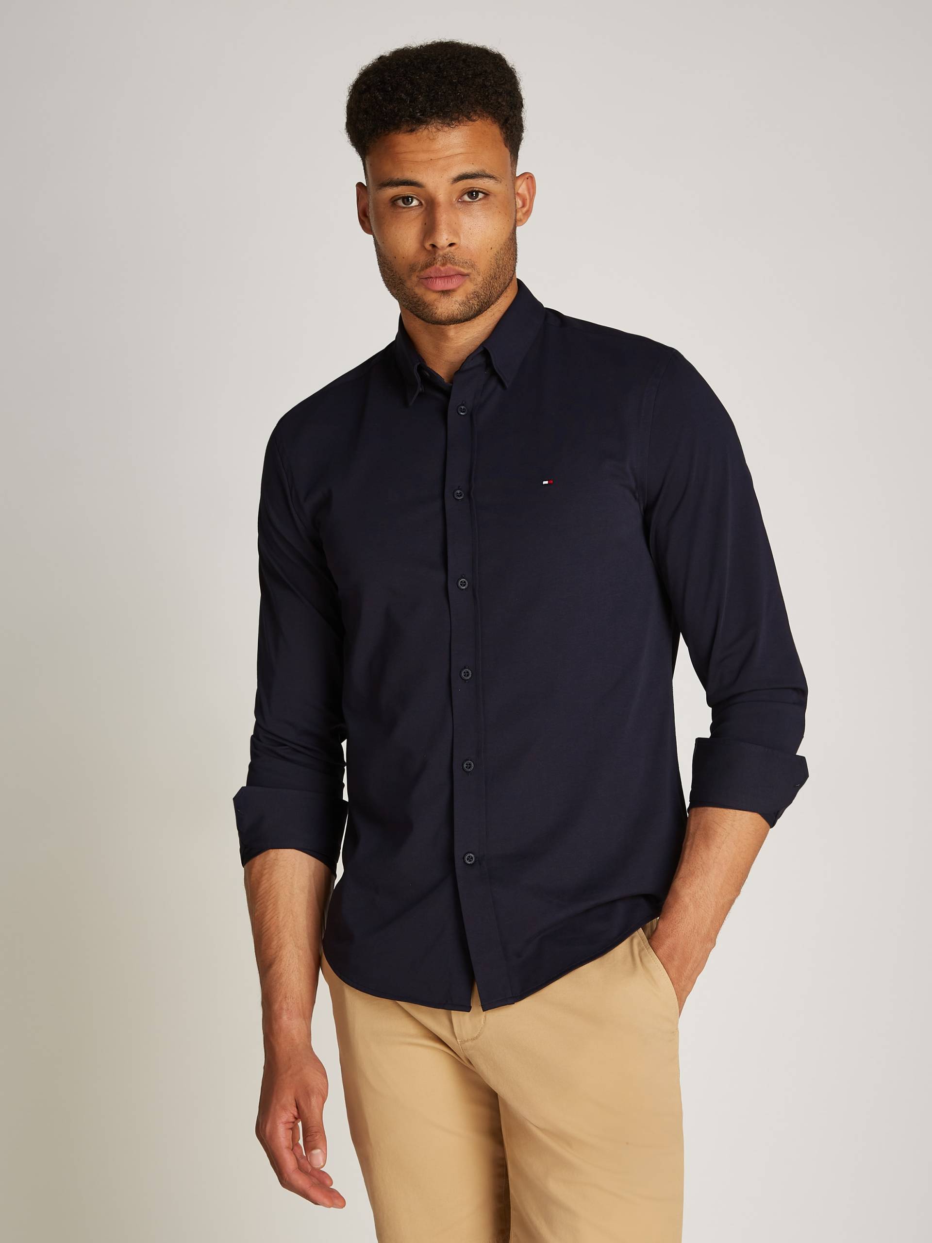 Tommy Hilfiger Businesshemd »PERFORMANCE KNIT SOLID SF SHIRT«, mit Logostickerei Tommy Hilfiger Businesshemd »PERFORMANCE KNIT SOLID SF SHIRT«, mit Logostickerei von TOMMY HILFIGER