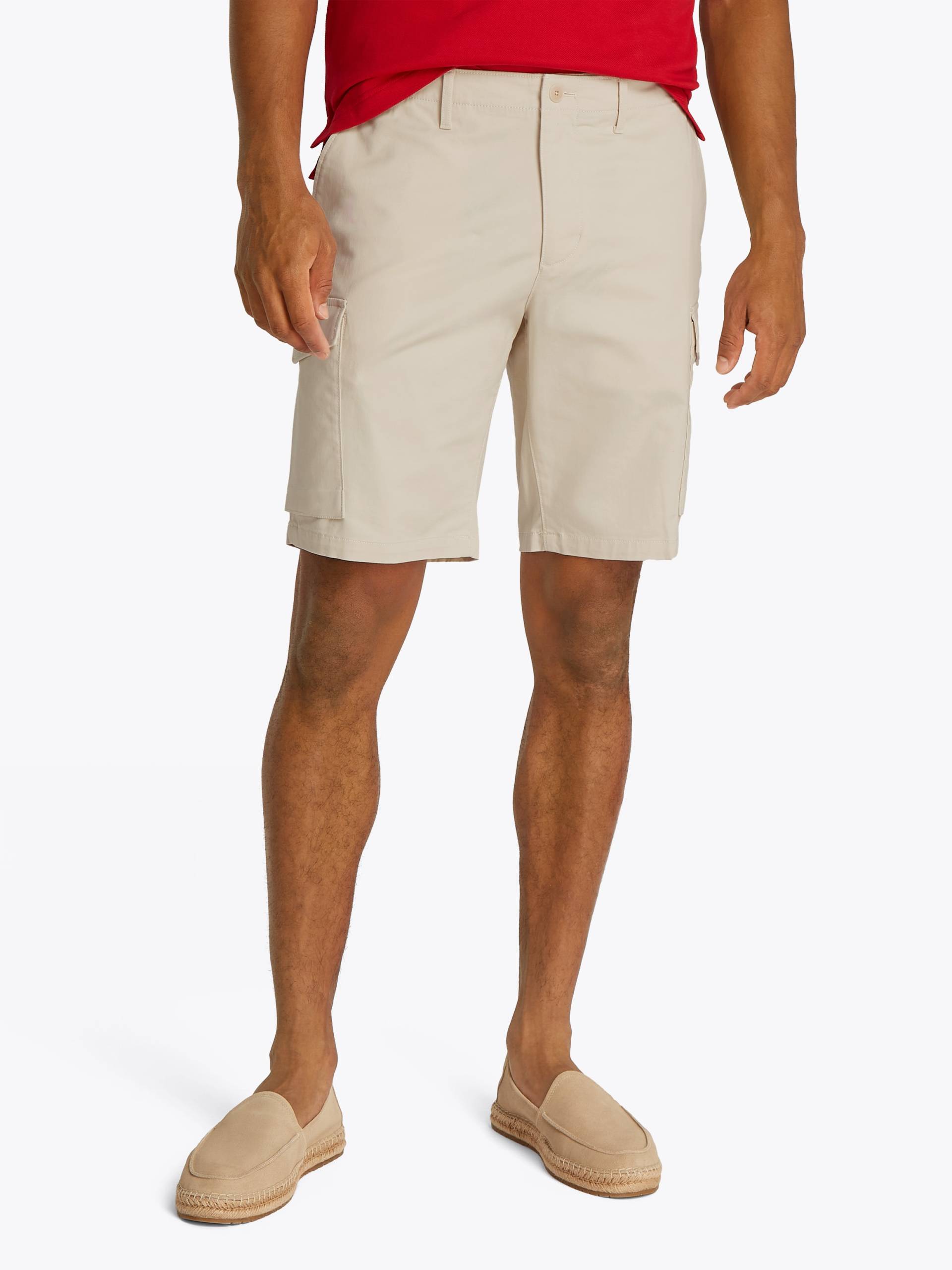 Tommy Hilfiger Cargoshorts »HARLEM CARGO 1985«, in schlichtem Design Tommy Hilfiger Cargoshorts »HARLEM CARGO 1985«, in schlichtem Design von TOMMY HILFIGER