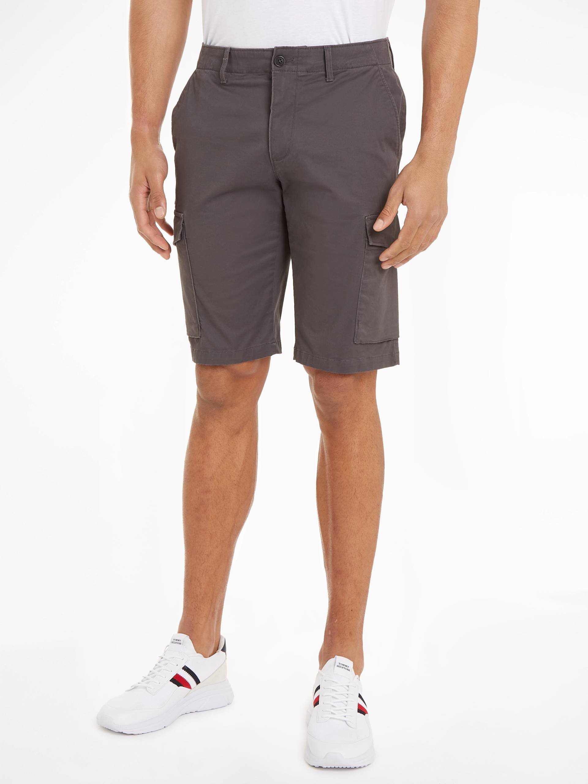 Tommy Hilfiger Cargoshorts »JOHN CARGO 1985«, in schlichtem Design von TOMMY HILFIGER