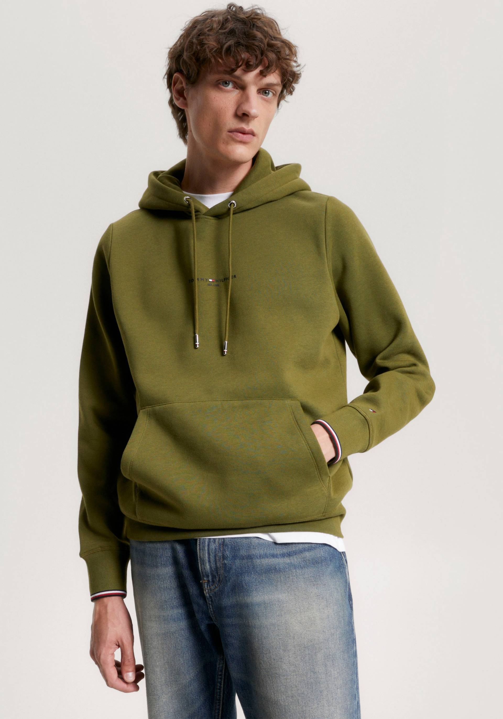 Tommy Hilfiger Hoodie »TOMMY LOGO TIPPED HOODY«, Tommy-Tape innen am Ausschnitt, Flag-Stickerei am Ärmel von TOMMY HILFIGER