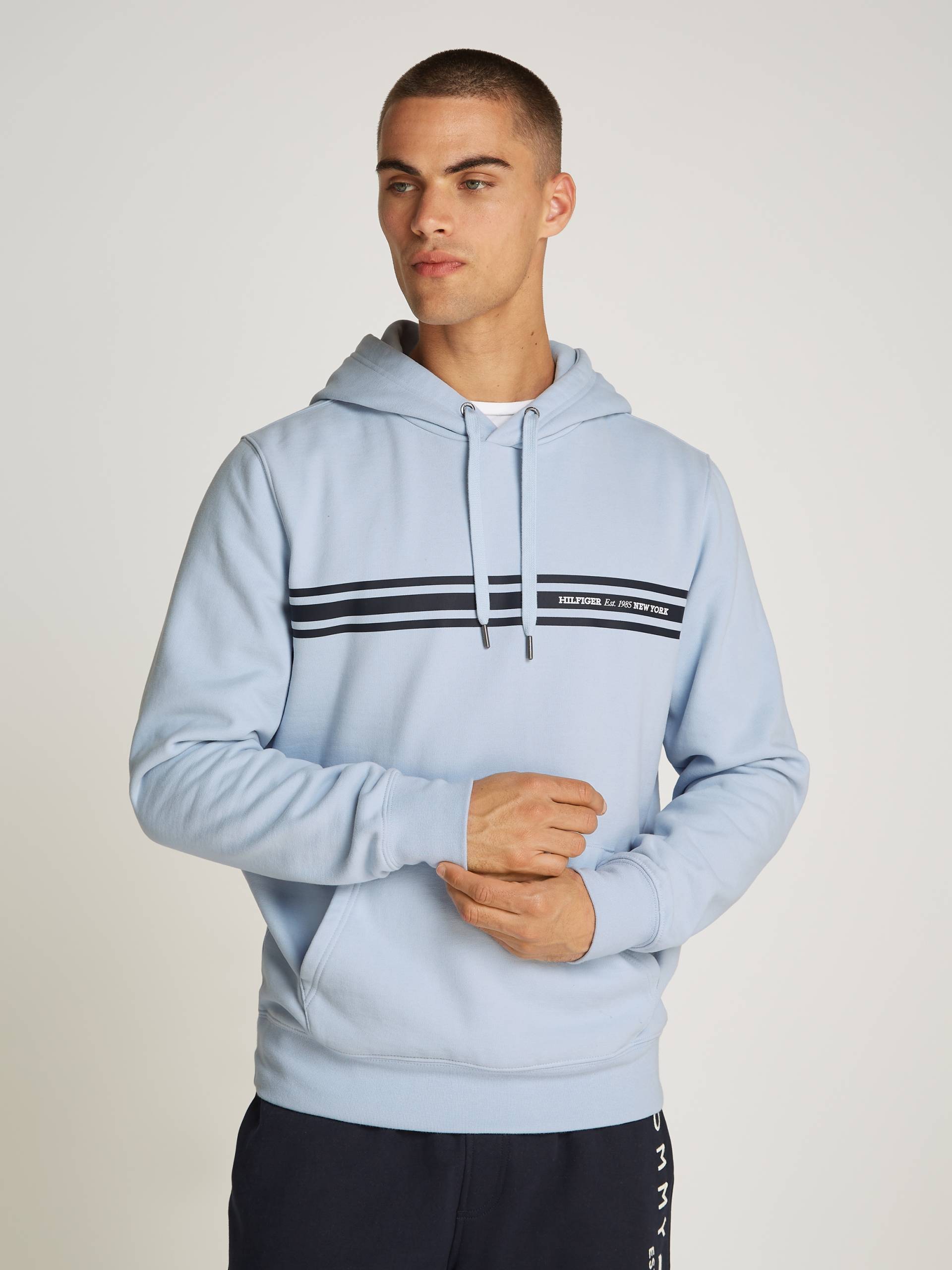 Tommy Hilfiger Kapuzensweatshirt »CENTRAL CHEST STRIPE HOODY«, mit kontrastfarbenen Print von TOMMY HILFIGER