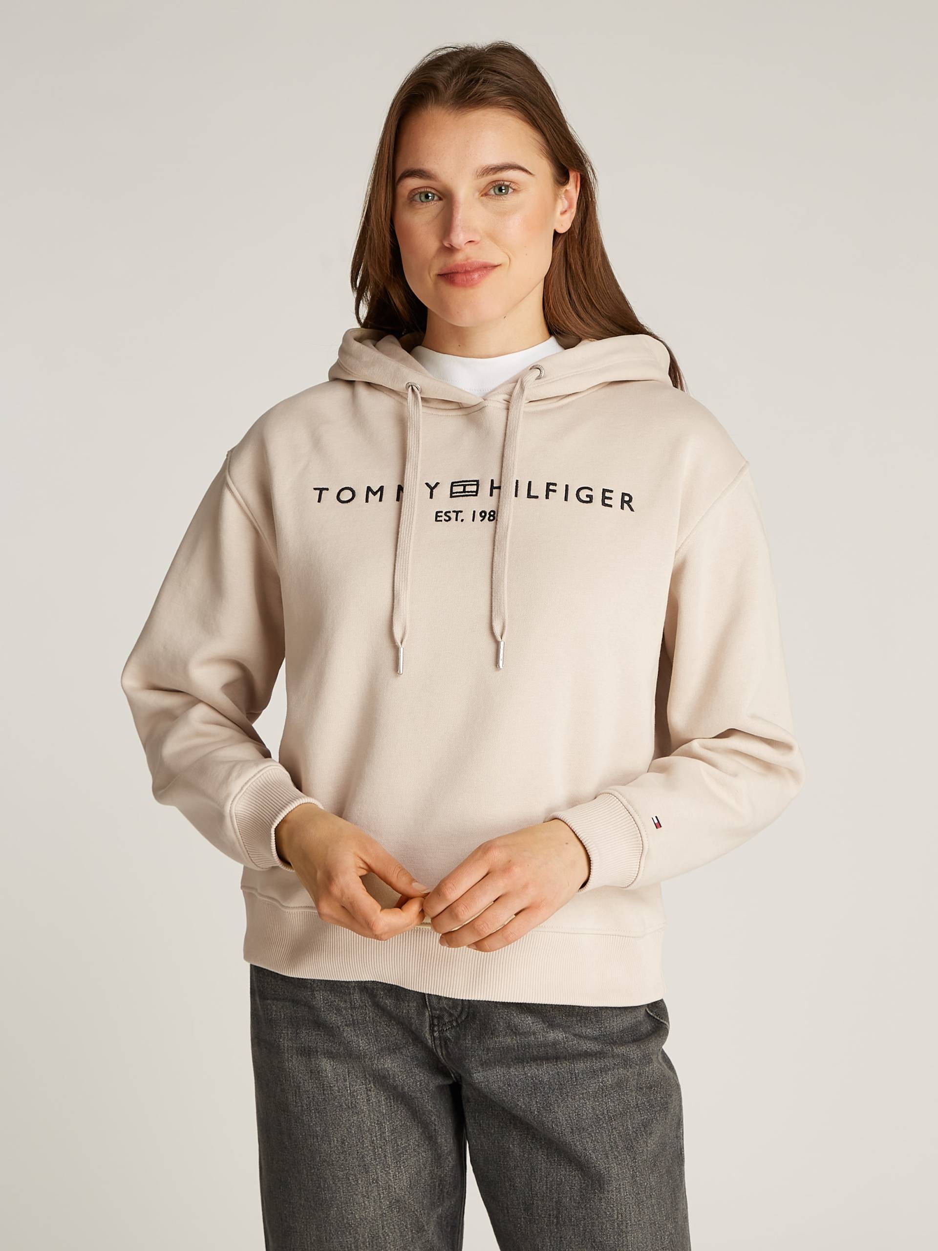 Tommy Hilfiger Kapuzensweatshirt »MDRN REG CORP LOGO HOODIE«, mit gesticktem Logo-Schriftzug von TOMMY HILFIGER