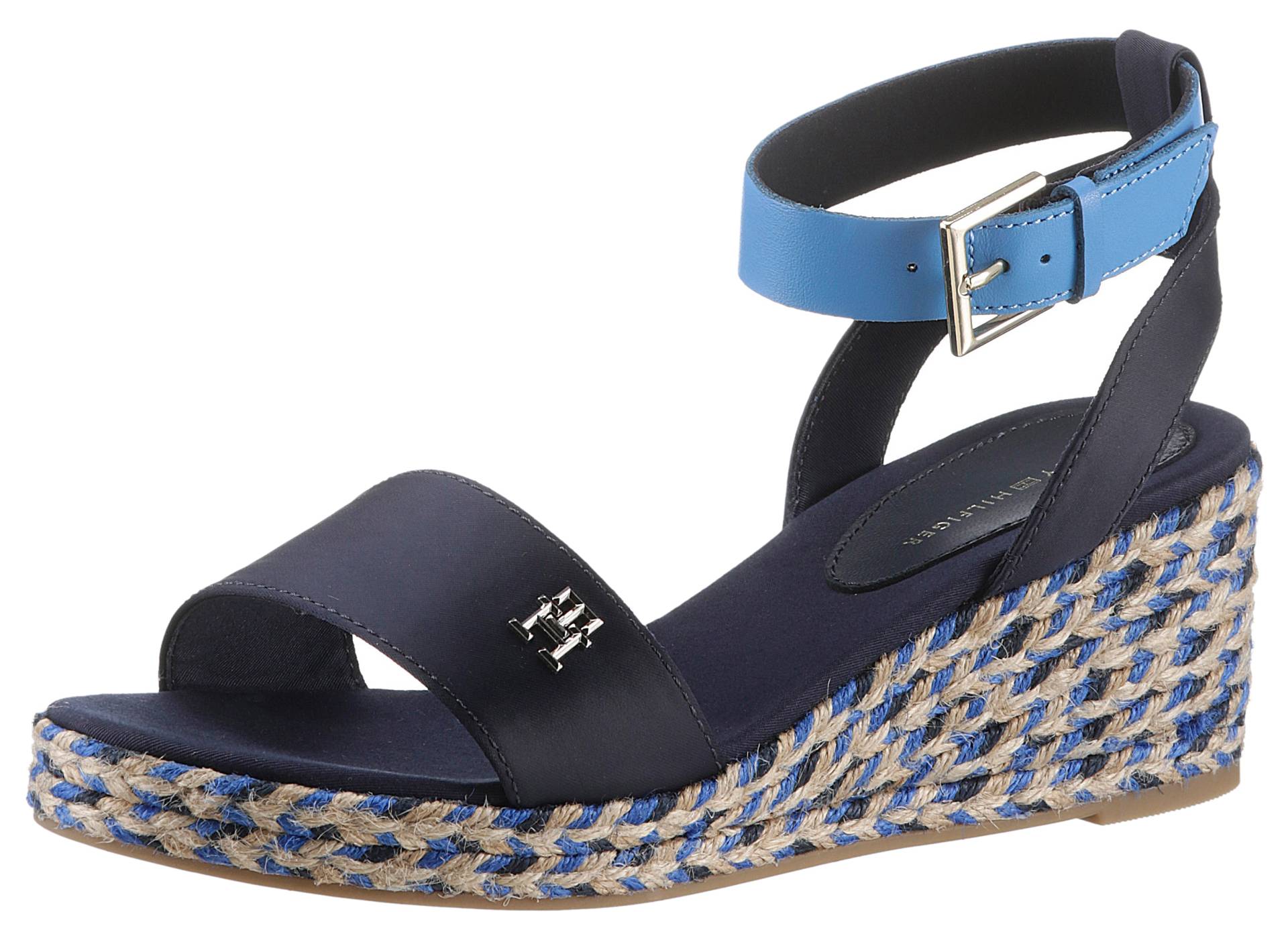 Tommy Hilfiger Keilsandalette »COLORFUL WEDGE SATIN SANDAL«, Sommerschuh, Sandale, Keilabsatz, mit verstellbarer Schnalle von TOMMY HILFIGER