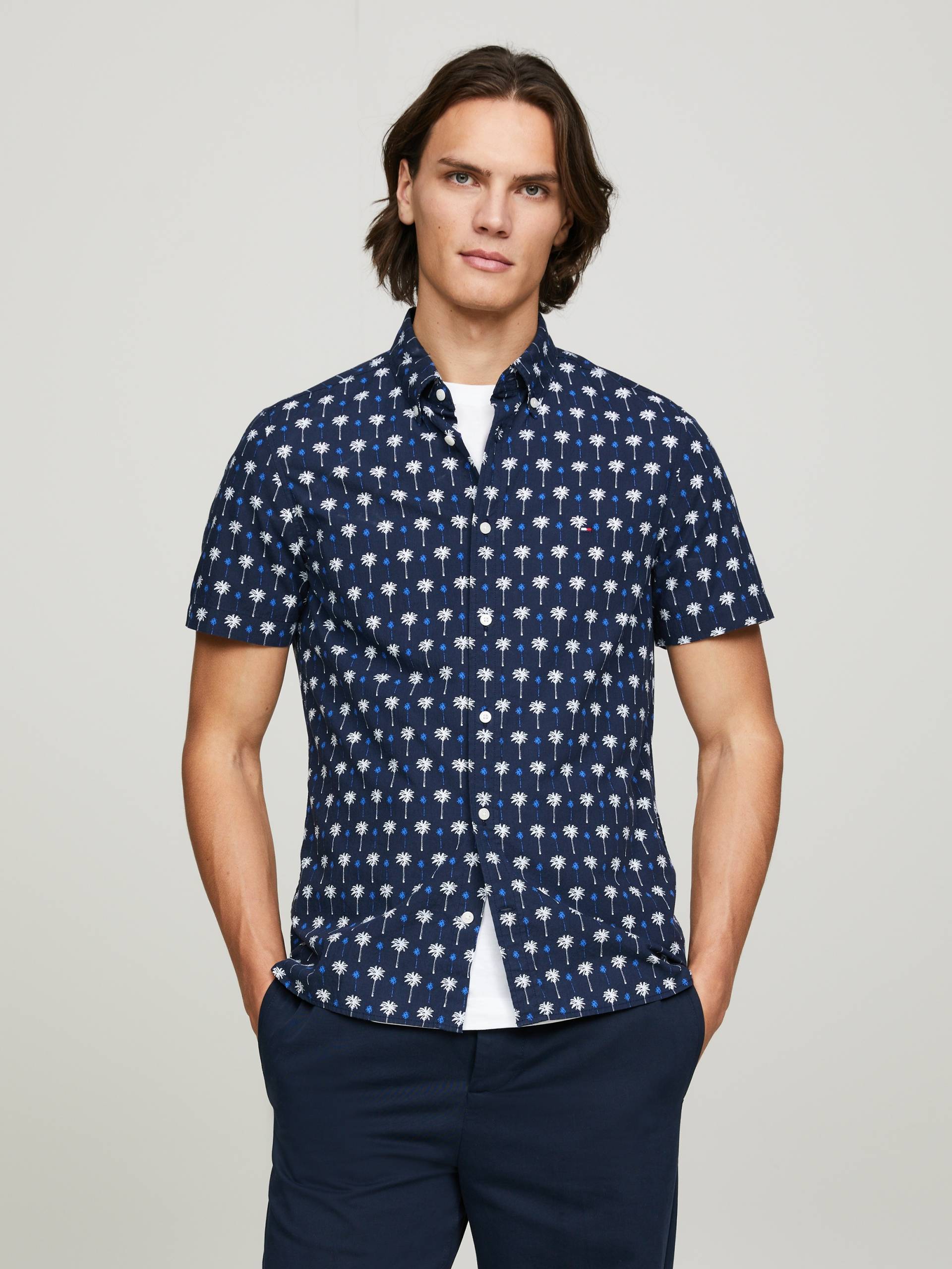 Tommy Hilfiger Kurzarmhemd »MINI PALM PRINT SF SHIRT«, mit zweifarbigen Print Tommy Hilfiger Kurzarmhemd »MINI PALM PRINT SF SHIRT«, mit zweifarbigen Print von TOMMY HILFIGER