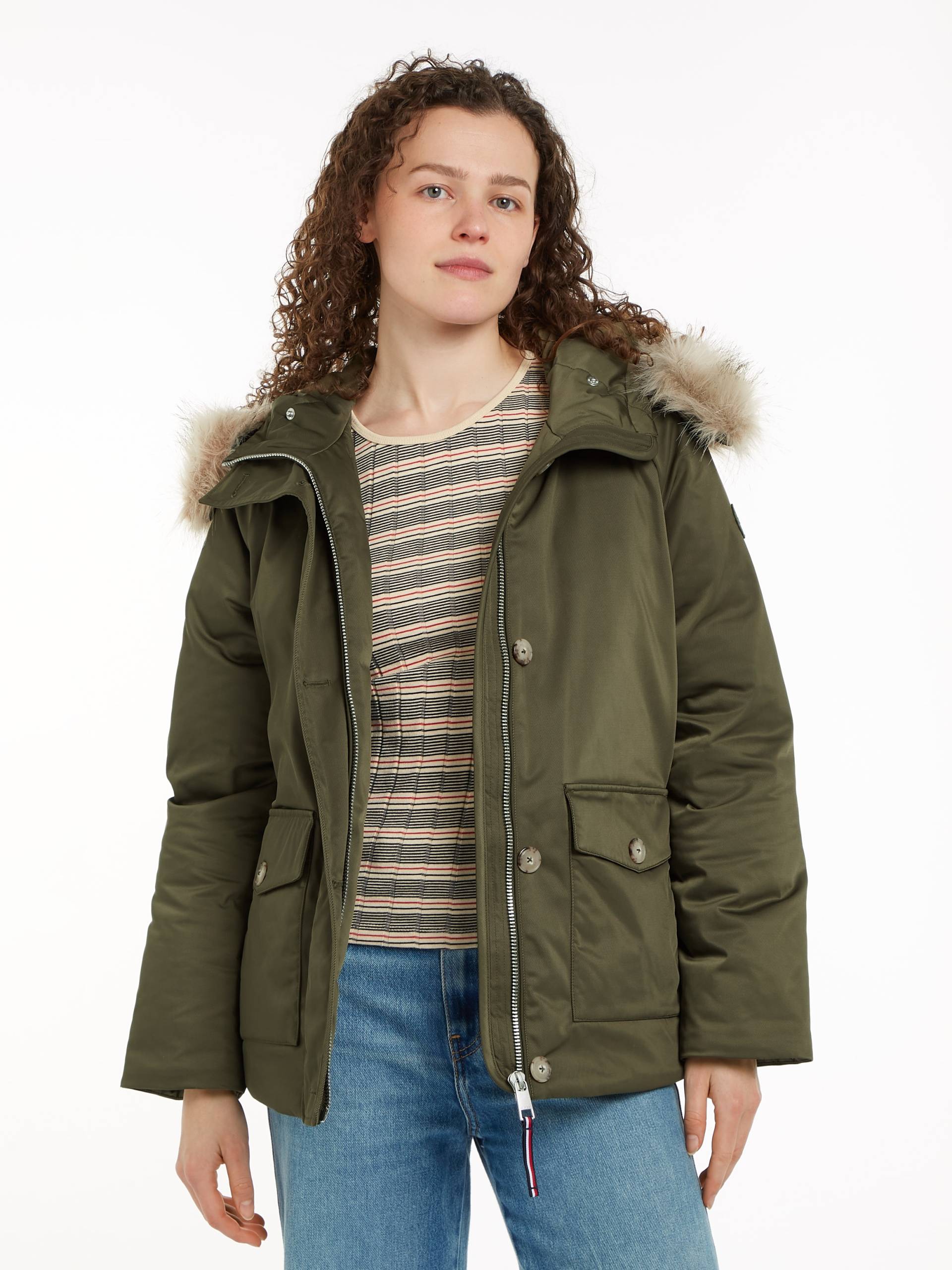 Tommy Hilfiger Parka, mit Kapuze, mit Logopatch Tommy Hilfiger Parka, mit Kapuze, mit Logopatch von TOMMY HILFIGER
