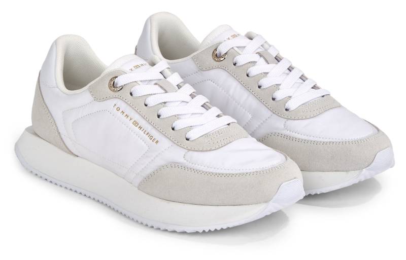 Tommy Hilfiger Plateausneaker »ESSENTIAL RUNNER«, in cleanem Style, Freizeitschuh, Halbschuh, Schnürschuh von TOMMY HILFIGER