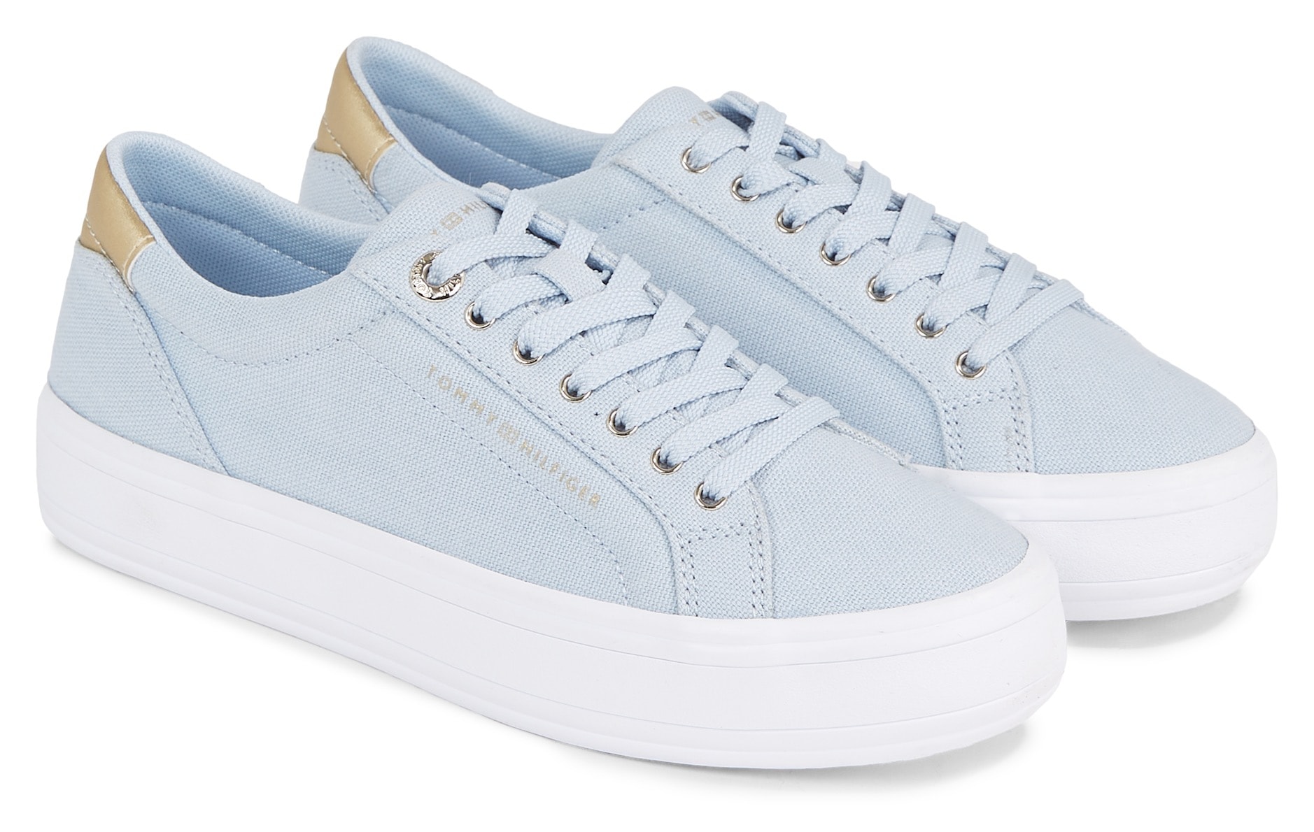 Tommy Hilfiger Plateausneaker »ESSENTIAL VULC CANVAS SNEAKER«, Kontrastbesatz in Metallicoptik, Freizeitschuh, Halbschuh, Schnürschuh von TOMMY HILFIGER