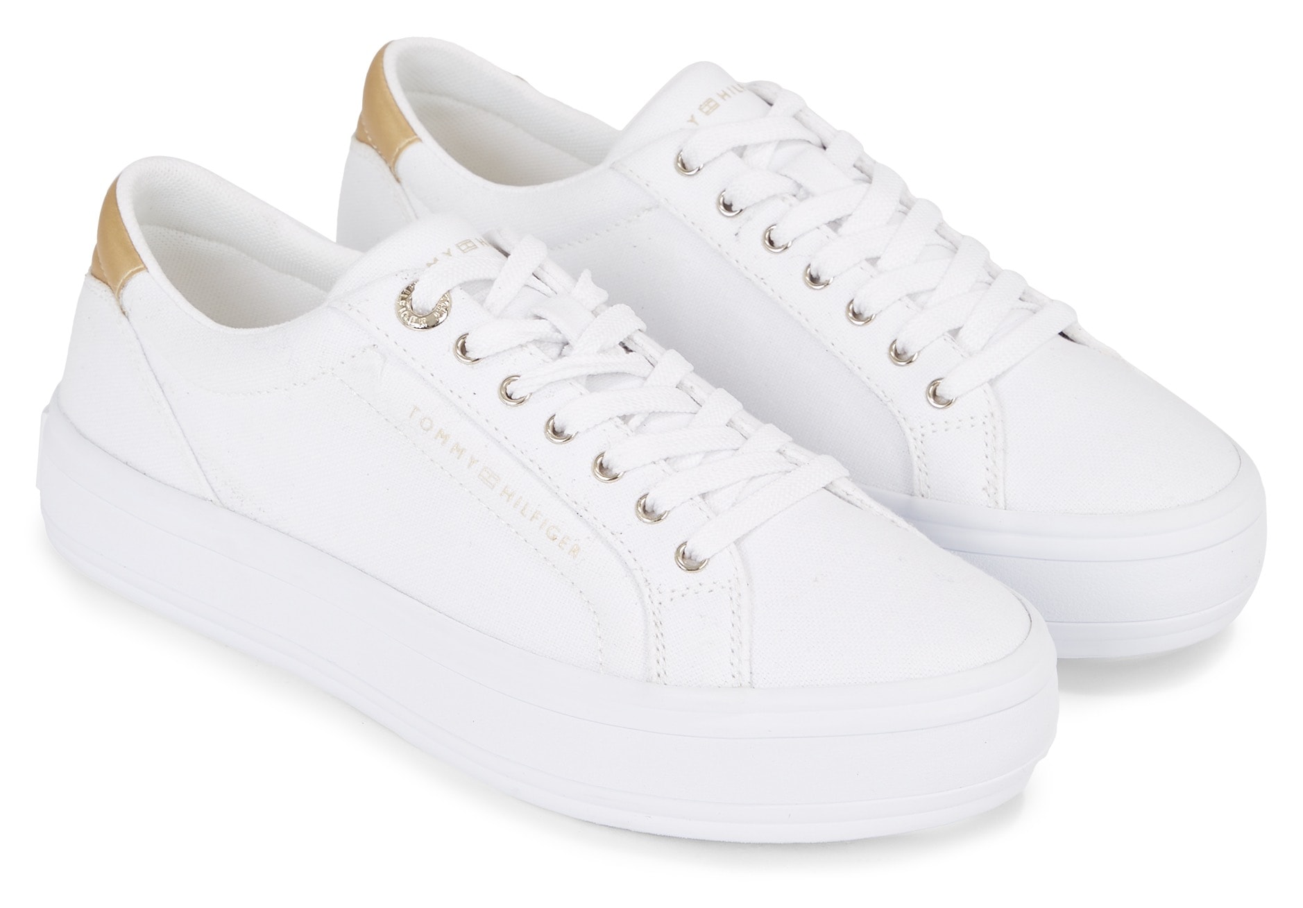 Tommy Hilfiger Plateausneaker »ESSENTIAL VULC CANVAS SNEAKER«, Kontrastbesatz in Metallicoptik, Freizeitschuh, Halbschuh, Schnürschuh von TOMMY HILFIGER