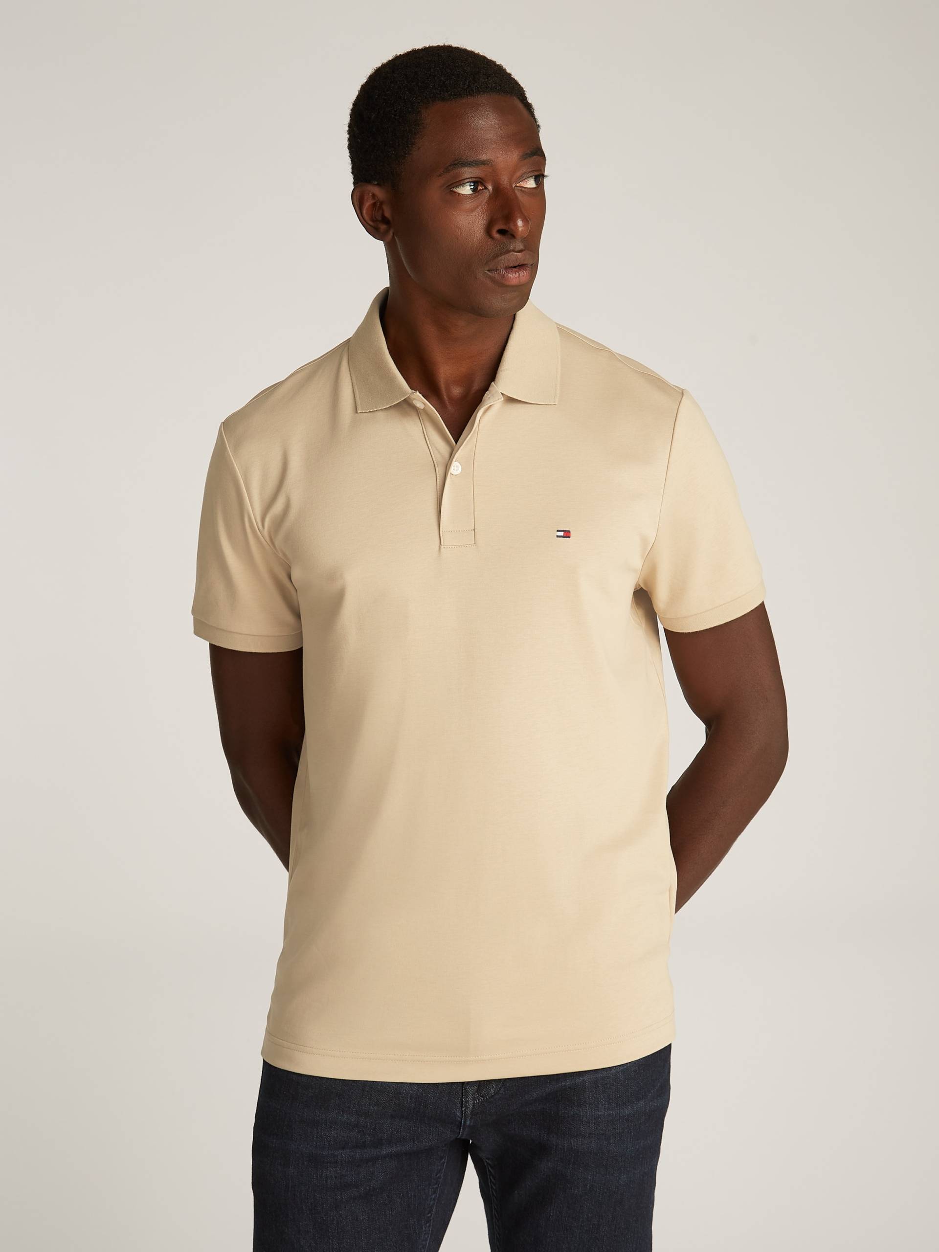 Tommy Hilfiger Poloshirt »LIQUID COTTON REG SEASONAL POLO«, mit Logostickerei Tommy Hilfiger Poloshirt »LIQUID COTTON REG SEASONAL POLO«, mit Logostickerei von TOMMY HILFIGER