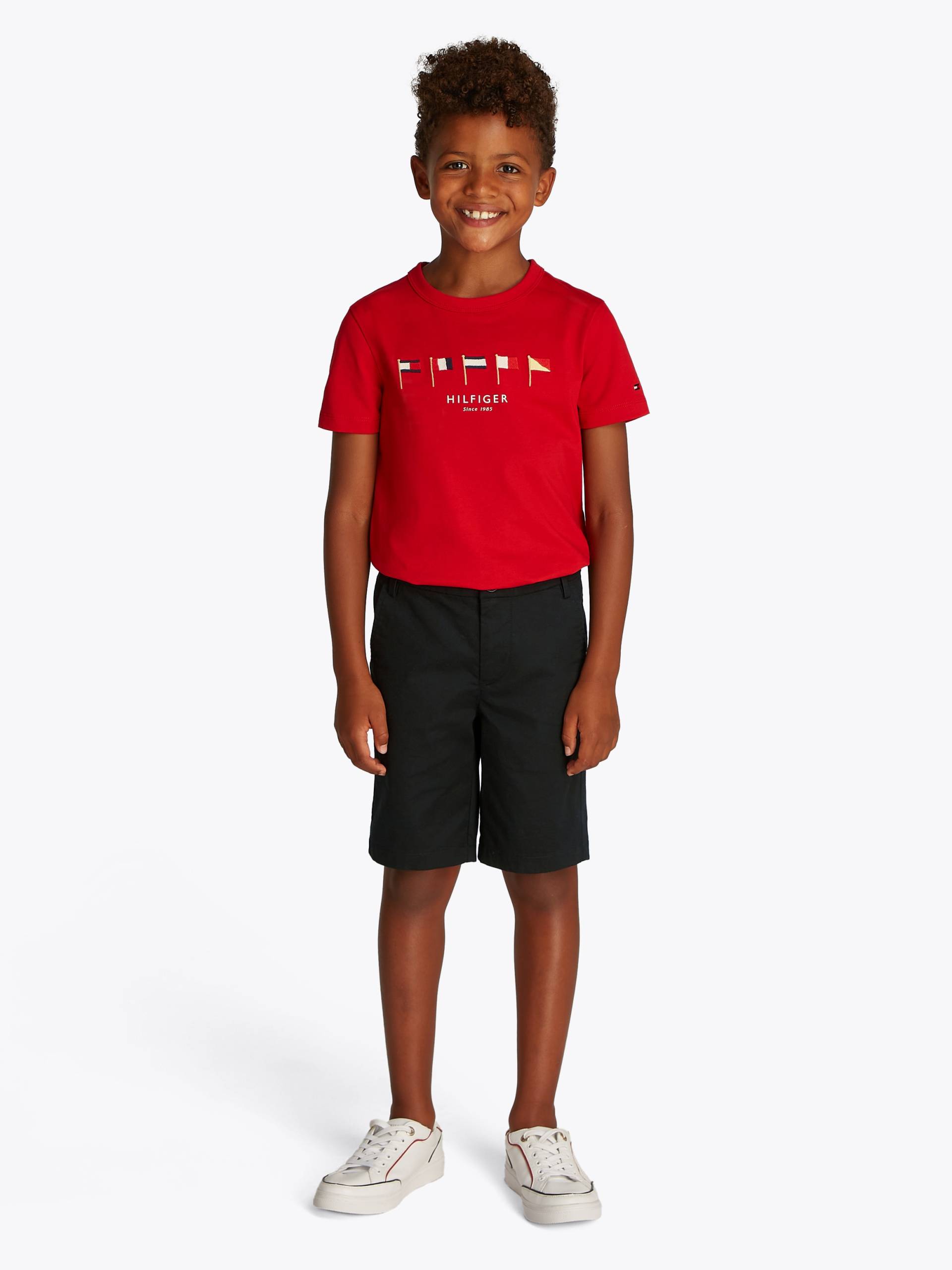 Tommy Hilfiger Shorts »1985 CHINO SHORT«, mit Logostickerei Tommy Hilfiger Shorts »1985 CHINO SHORT«, mit Logostickerei von TOMMY HILFIGER