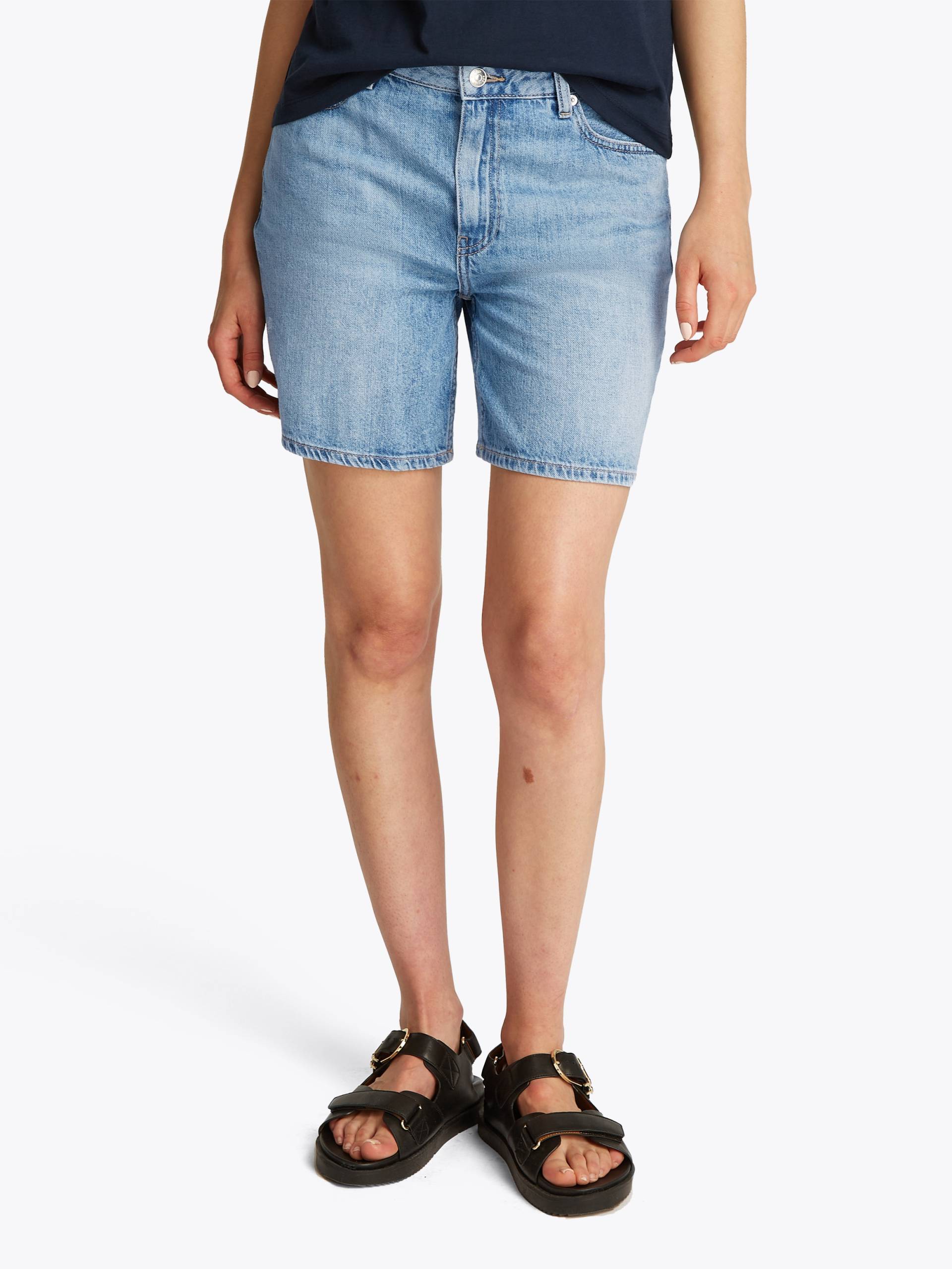 Tommy Hilfiger Shorts »DNM STRAIGHT SHORT RW SIA«, mit leichter Waschung, Logo-Bage von TOMMY HILFIGER