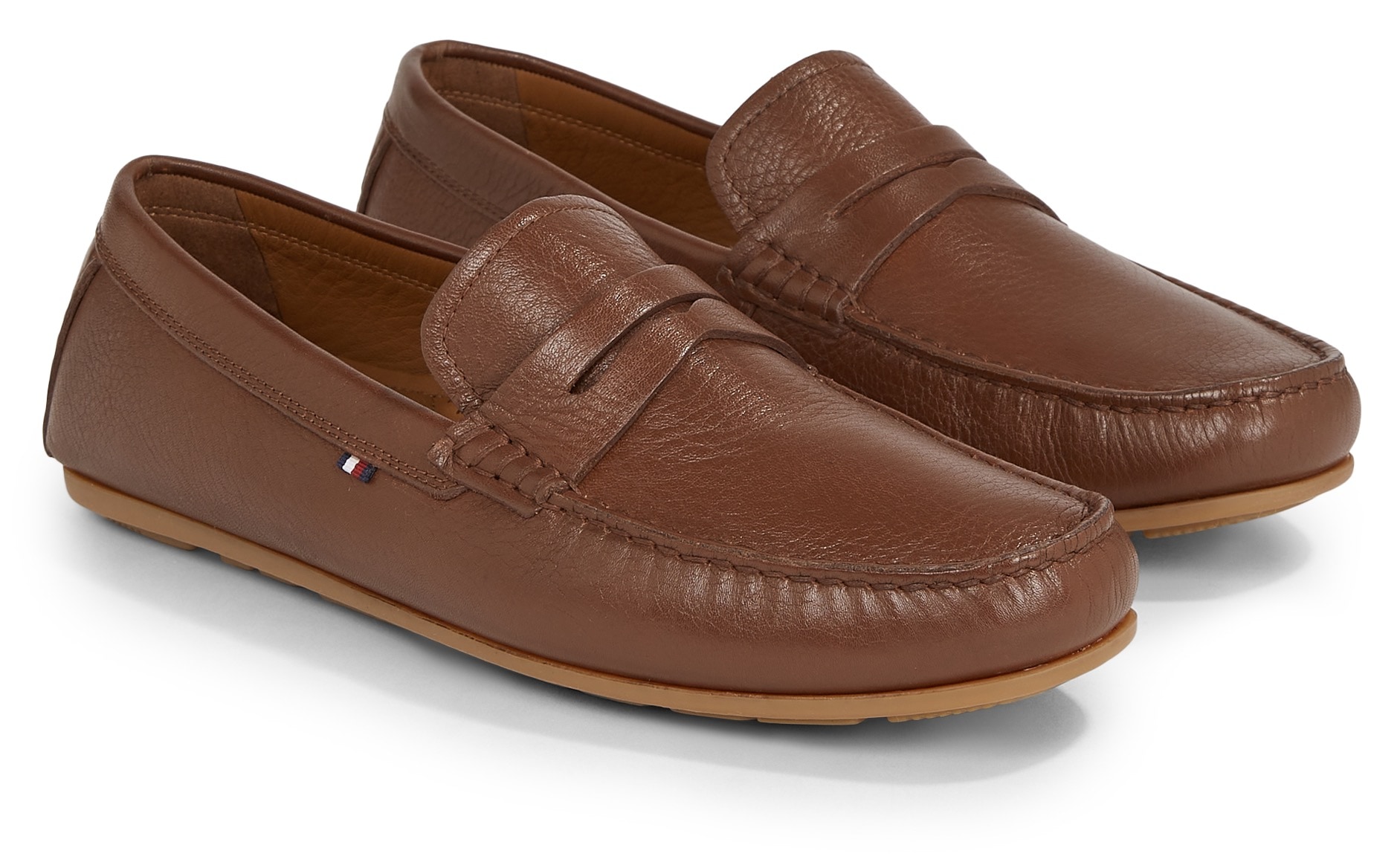 Tommy Hilfiger Slipper »CASUAL HILFIGER LEATHER DRIVER«, Mokassin, Loafer, Pennyloafer mit Zierriegel von TOMMY HILFIGER