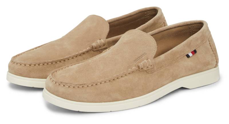 Tommy Hilfiger Slipper »HILFIGER CASUAL SUEDE LOAFER«, Businessmode, Schlupfschuh, Freitzeitschuh mit seitlicher Logoflag von TOMMY HILFIGER