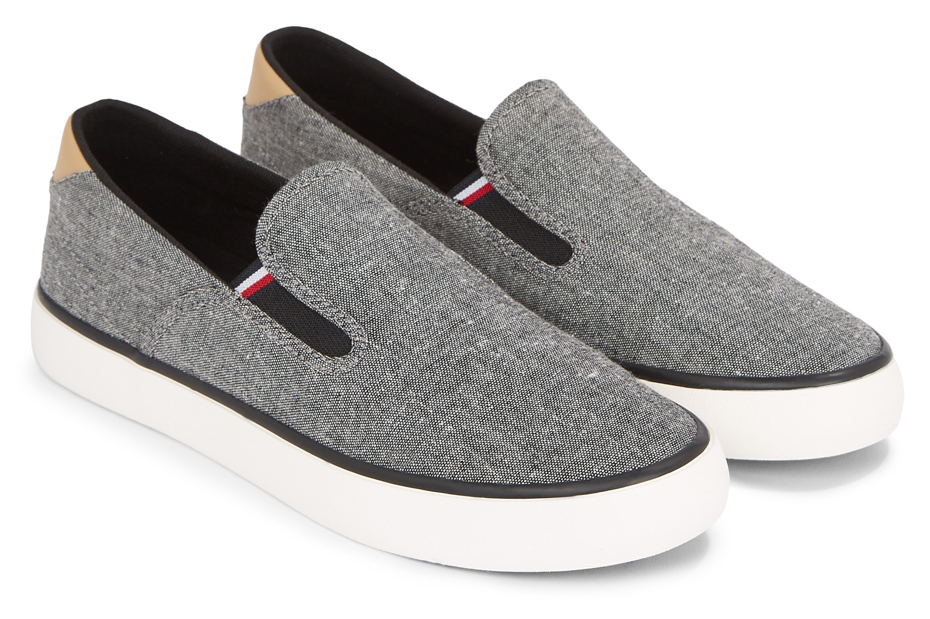 Tommy Hilfiger Slipper »TH HI VULC LOW SLIPON CHAMBRAY«, Slip-On Sneaker, Freizeitschuh mit praktischen Stretcheinsätzen von TOMMY HILFIGER