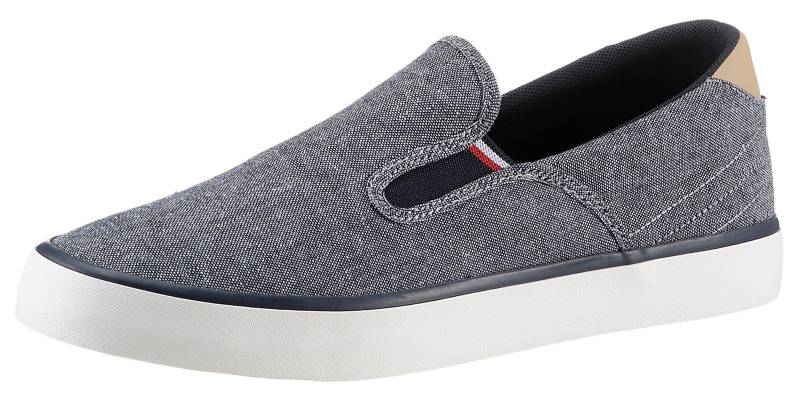 Tommy Hilfiger Slipper »TH HI VULC LOW SLIPON CHAMBRAY«, Slip-On Sneaker, Freizeitschuh mit praktischen Stretcheinsätzen von TOMMY HILFIGER