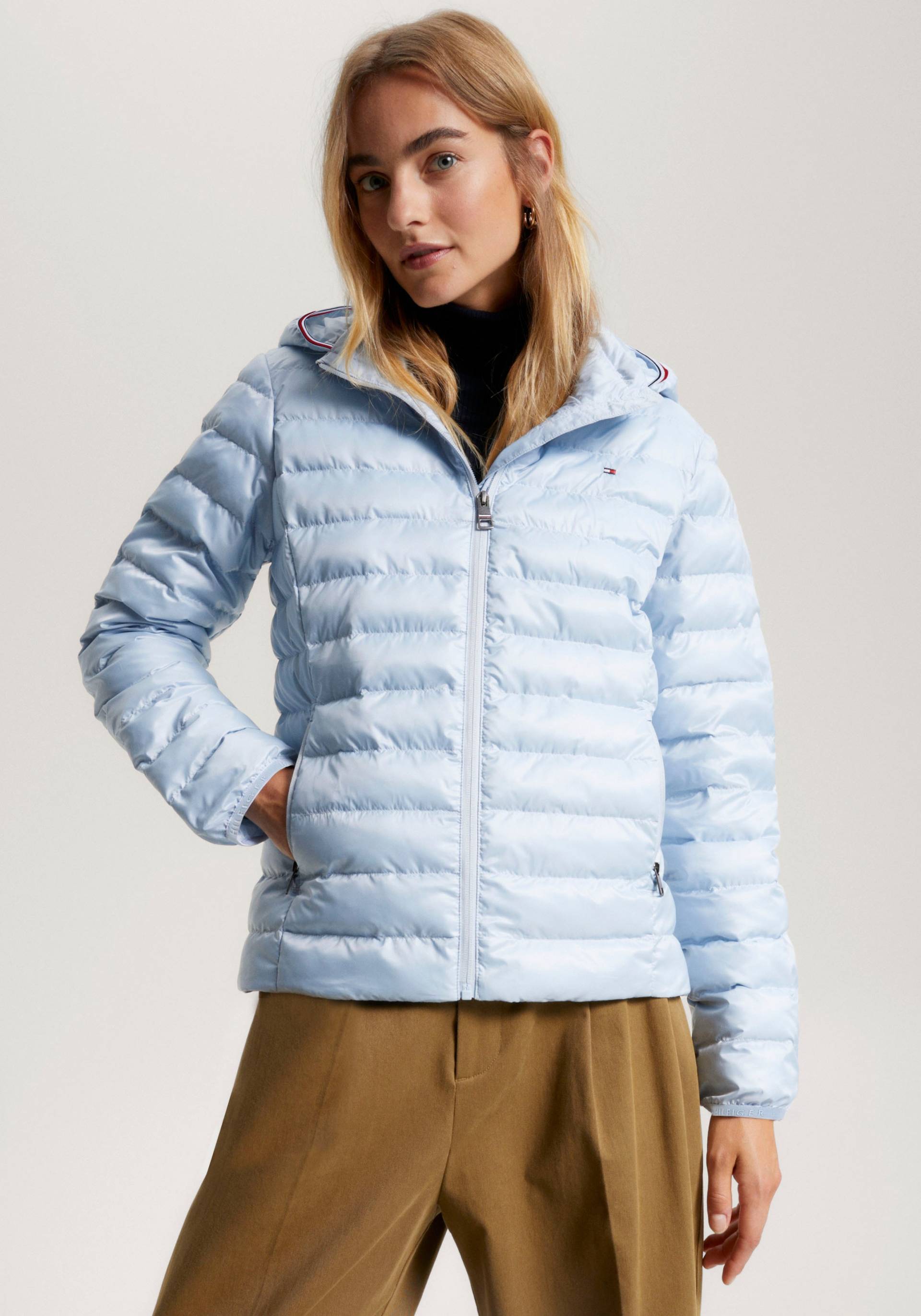 Tommy Hilfiger Steppjacke »LW PADDED GLOBAL STRIPE JACKET«, (Global Serie TH WOMEN), mit Kapuze, mit Brand-Elastiktape an der Kapuze von TOMMY HILFIGER