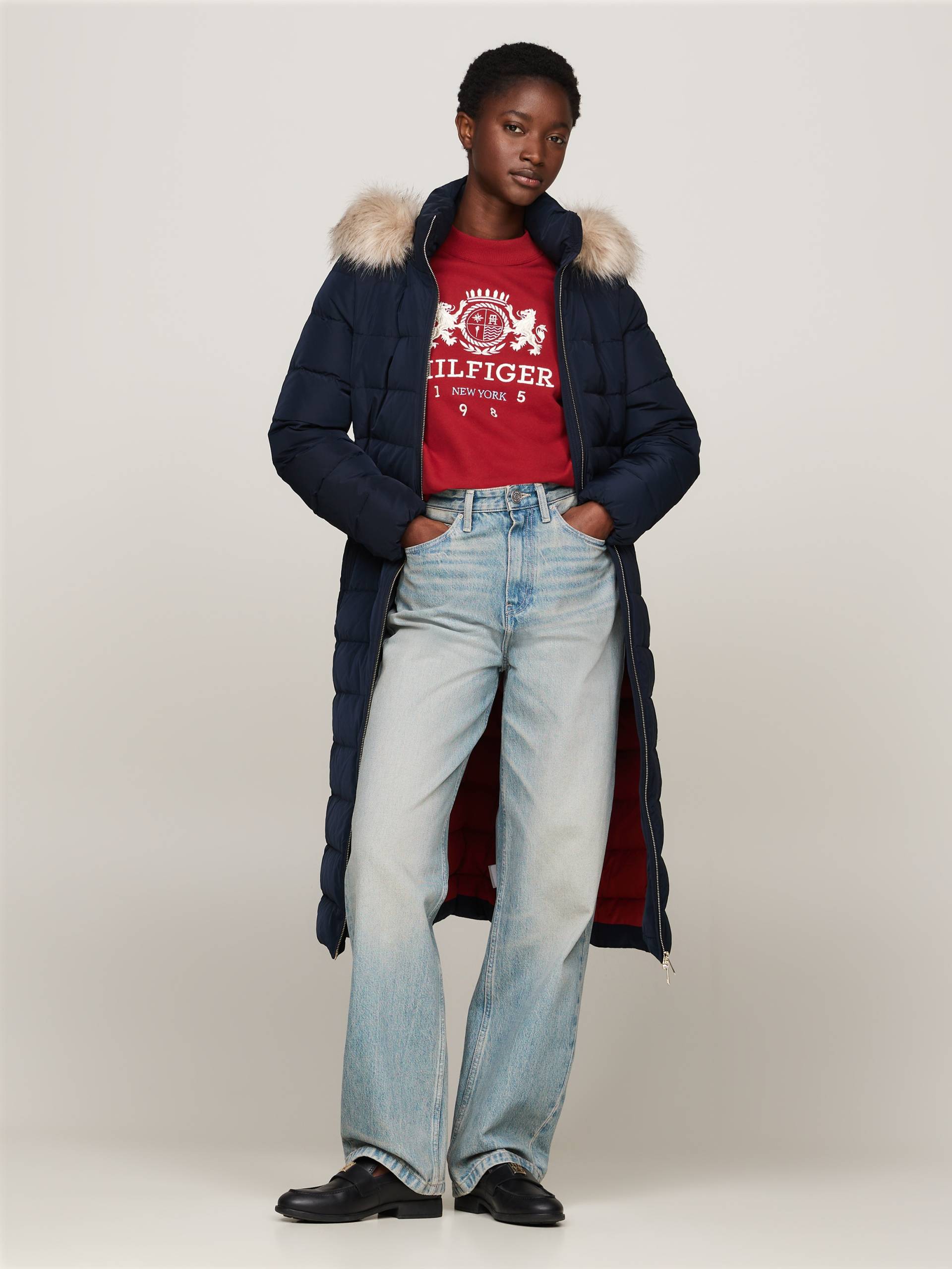 Tommy Hilfiger Steppmantel »HERITAGE DOWN TYRA MAXI WITH FUR«, mit Logopatch Tommy Hilfiger Steppmantel »HERITAGE DOWN TYRA MAXI WITH FUR«, mit Logopatch von TOMMY HILFIGER