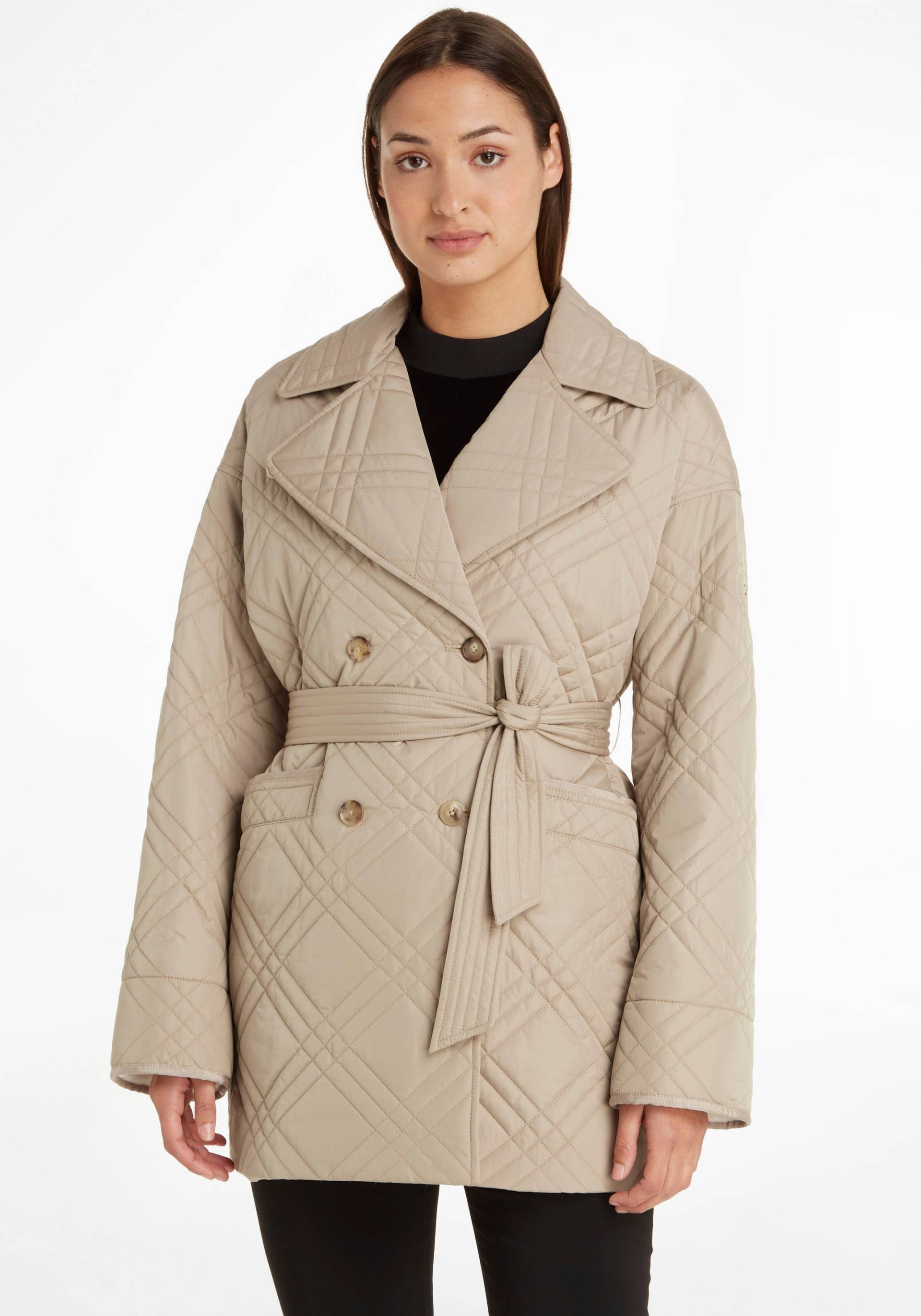 Tommy Hilfiger Steppmantel »QUILTED SHORT TRENCH«, mit Bindegürtel und Tommy Hilfiger Markenlabel von TOMMY HILFIGER