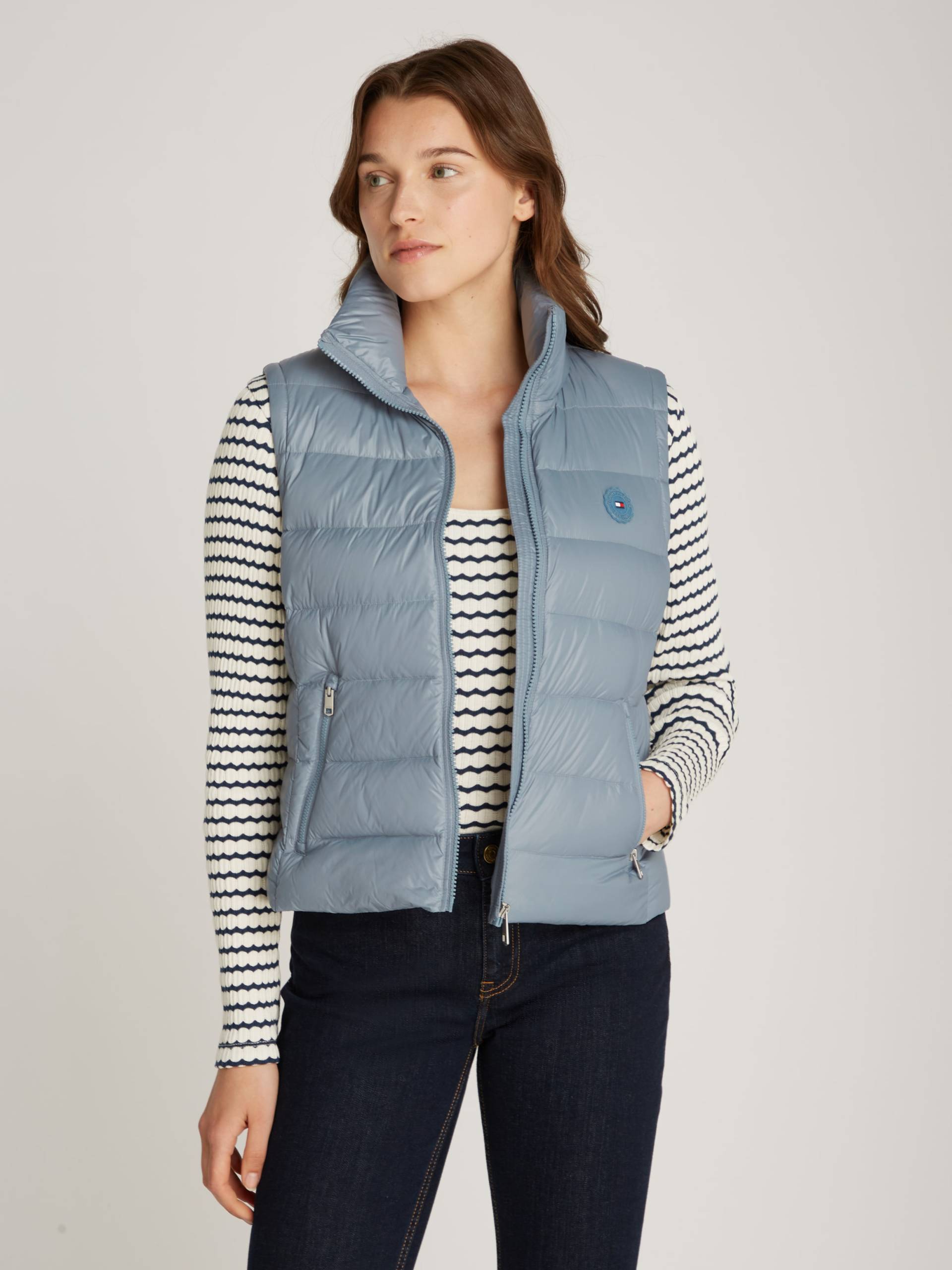 Tommy Hilfiger Steppweste »LW DOWN FEMININE GLOSS VEST«, mit leichter Wattierung Tommy Hilfiger Steppweste »LW DOWN FEMININE GLOSS VEST«, mit leichter Wattierung von TOMMY HILFIGER