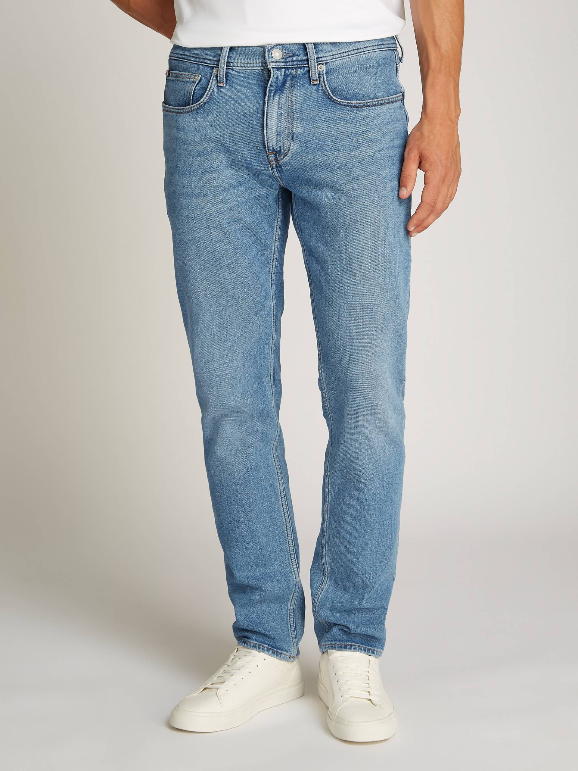 Tommy Hilfiger Straight-Jeans »STRAIGHT DENTON STR MESA BLUE«, in hellblauer Waschung Tommy Hilfiger Straight-Jeans »STRAIGHT DENTON STR MESA BLUE«, in hellblauer Waschung von TOMMY HILFIGER