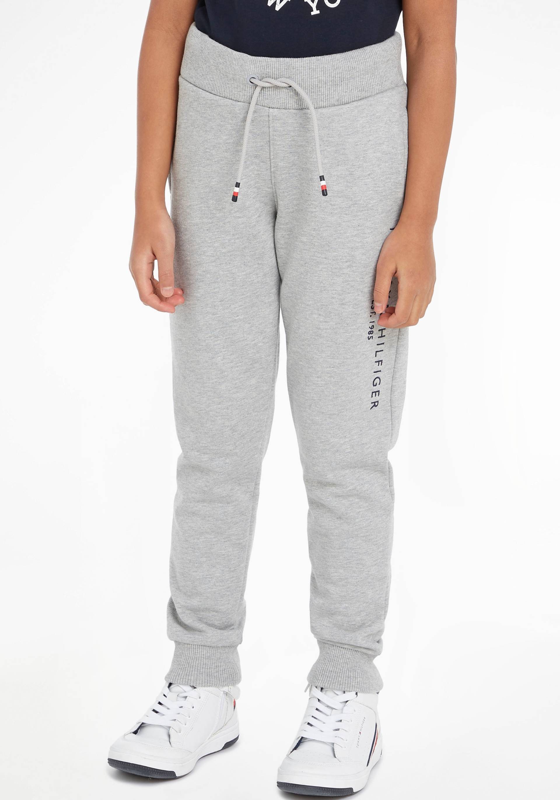 Tommy Hilfiger Sweathose »ESSENTIAL SWEATPANT«, Kinder Kids Junior MiniMe,für Mädchen Tommy Hilfiger Sweathose »ESSENTIAL SWEATPANT«, Kinder Kids Junior MiniMe,für Mädchen von TOMMY HILFIGER