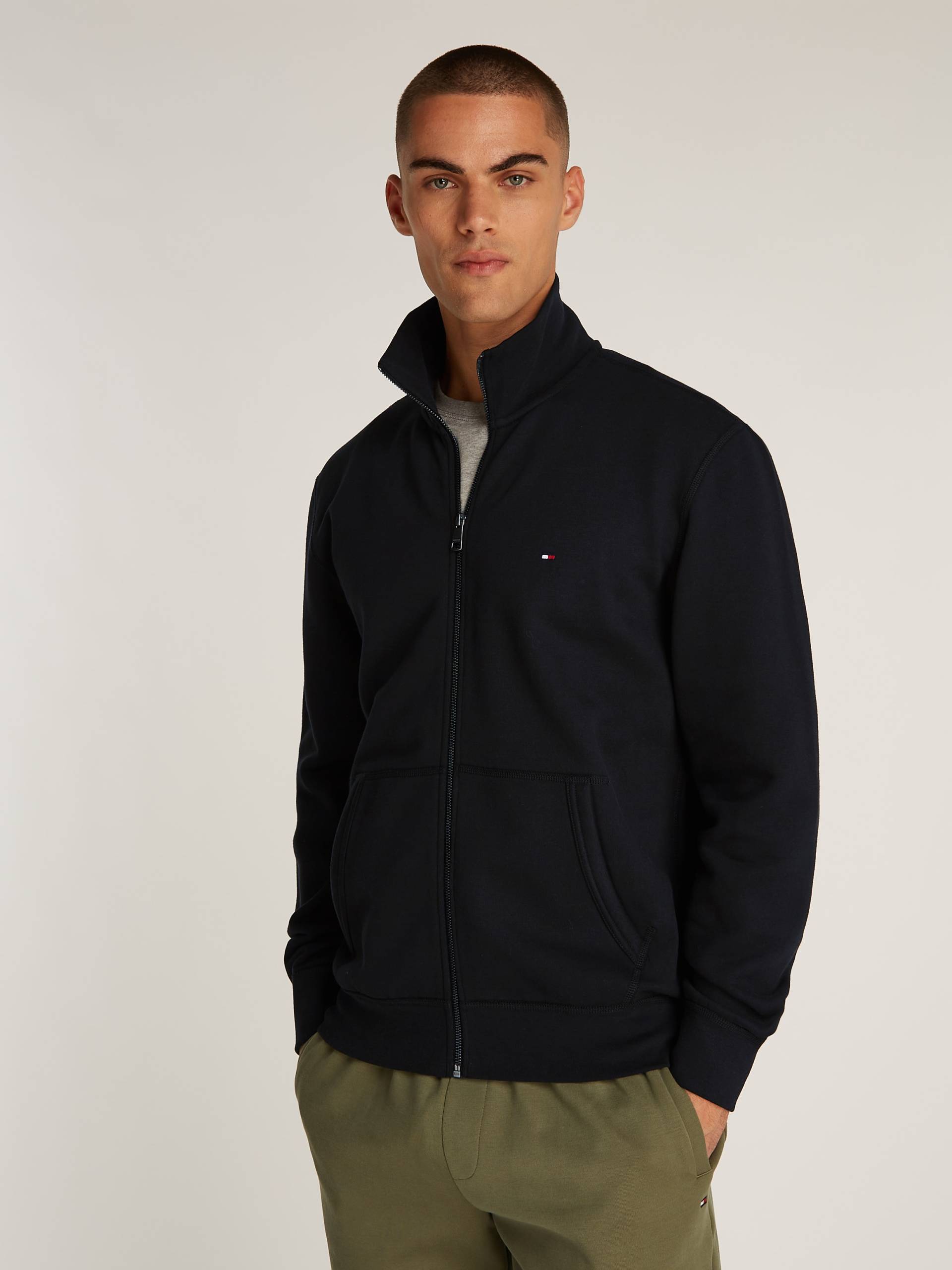 Tommy Hilfiger Sweatjacke »ESSENTIAL FLEECE ZT STAND COLLAR«, mit Logostickerei Tommy Hilfiger Sweatjacke »ESSENTIAL FLEECE ZT STAND COLLAR«, mit Logostickerei von TOMMY HILFIGER
