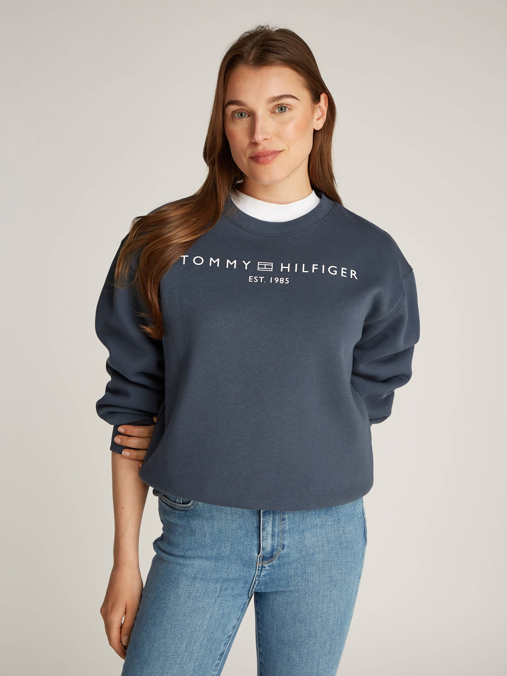 Tommy Hilfiger Sweatshirt »MDRN REG CORP LOGO C-NK SWTSHRT«, mit Logoschriftzug von TOMMY HILFIGER