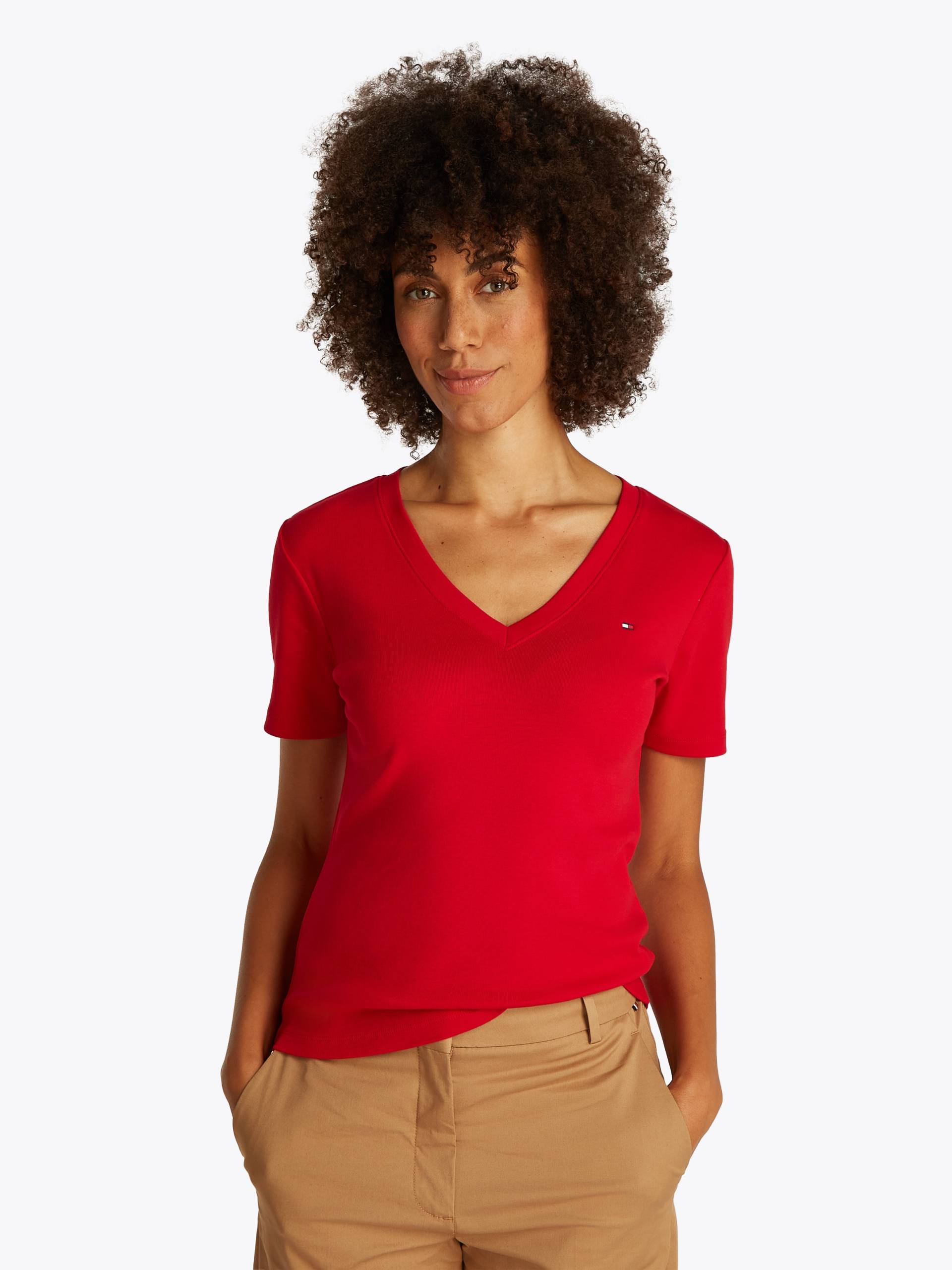 Tommy Hilfiger T-Shirt »SLIM CODY V-NK SS«, mit Logostickerei Tommy Hilfiger T-Shirt »SLIM CODY V-NK SS«, mit Logostickerei von TOMMY HILFIGER