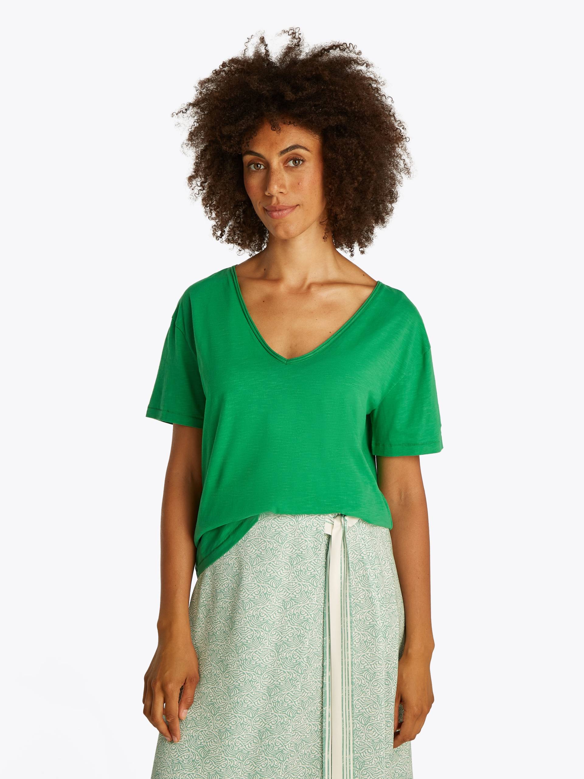 Tommy Hilfiger T-Shirt »SLUB CROP V-NK SS«, mit offener Kante, mit Logostickerei Tommy Hilfiger T-Shirt »SLUB CROP V-NK SS«, mit offener Kante, mit Logostickerei von TOMMY HILFIGER