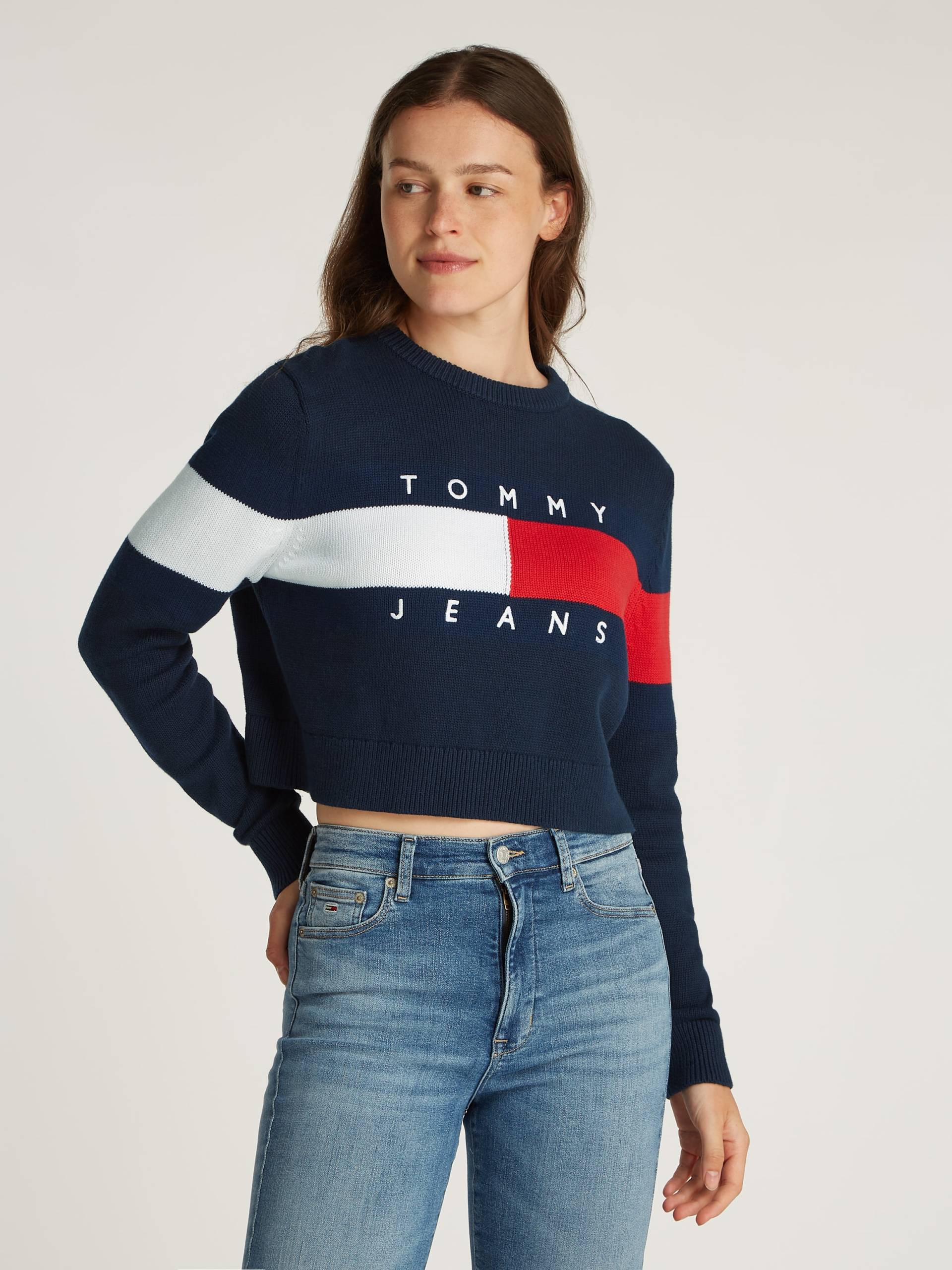 Tommy Jeans Curve Strickpullover »TJW CENTER FLAG SWEATER EXT«, in Grossen Grössen, Logo-Flag von TOMMY JEANS Curve