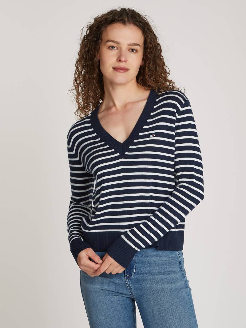 Tommy Jeans Curve V-Ausschnitt-Pullover »TJW ESSENTIAL VNECK SWEATER EXT«, in Grossen Grössen, V-Ausschnitt, mit Viskose von TOMMY JEANS Curve