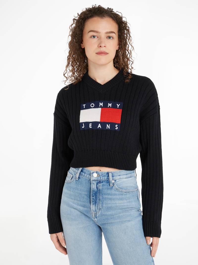 Tommy Jeans Curve V-Ausschnitt-Pullover »TJW VNCK CENTER FLAG SWEATER EXT«, Grosse Grössen von TOMMY JEANS Curve