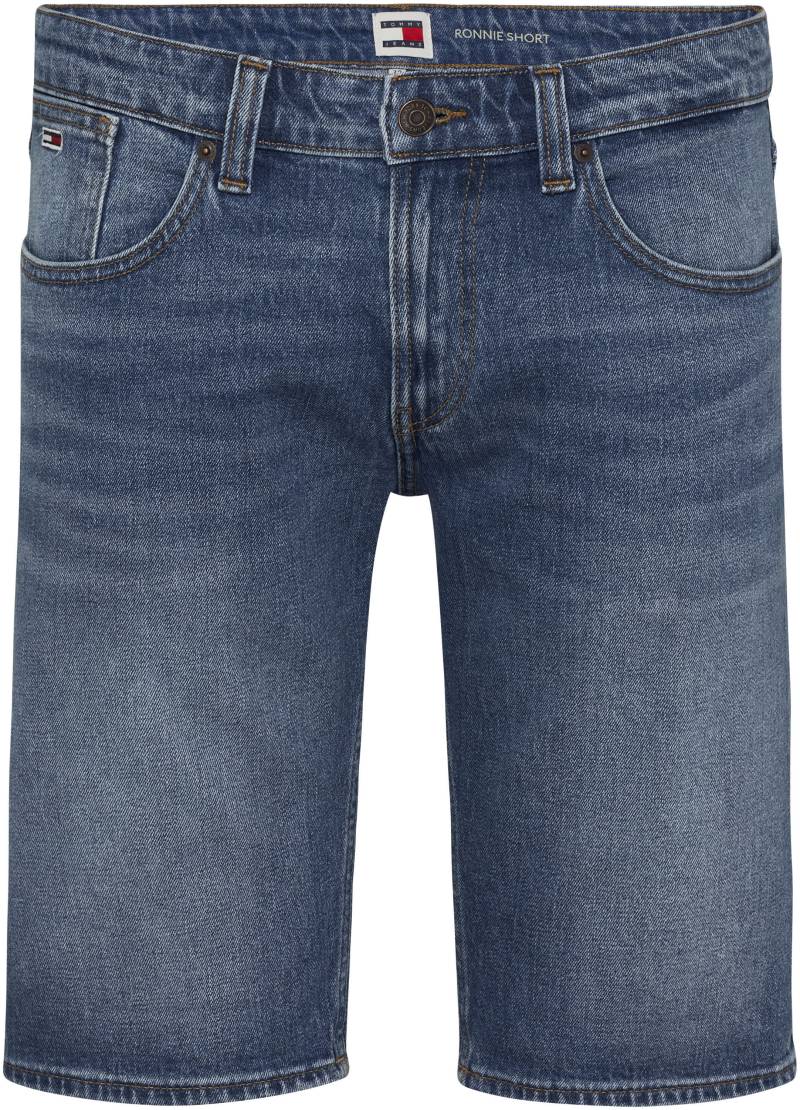 Tommy Jeans Plus Jeansshorts »PLUS RONNIE SHORT«, Grosse Grössen, mit Used-Effekten von TOMMY JEANS Plus