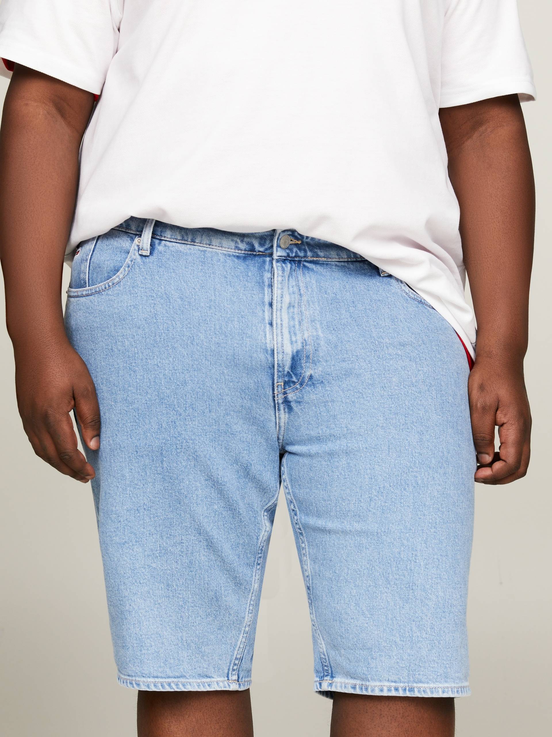 Tommy Jeans Plus Jeansshorts »Plus Ronnie Short«, Grosse Grössen Tommy Jeans Plus Jeansshorts »Plus Ronnie Short«, Grosse Grössen von TOMMY JEANS Plus