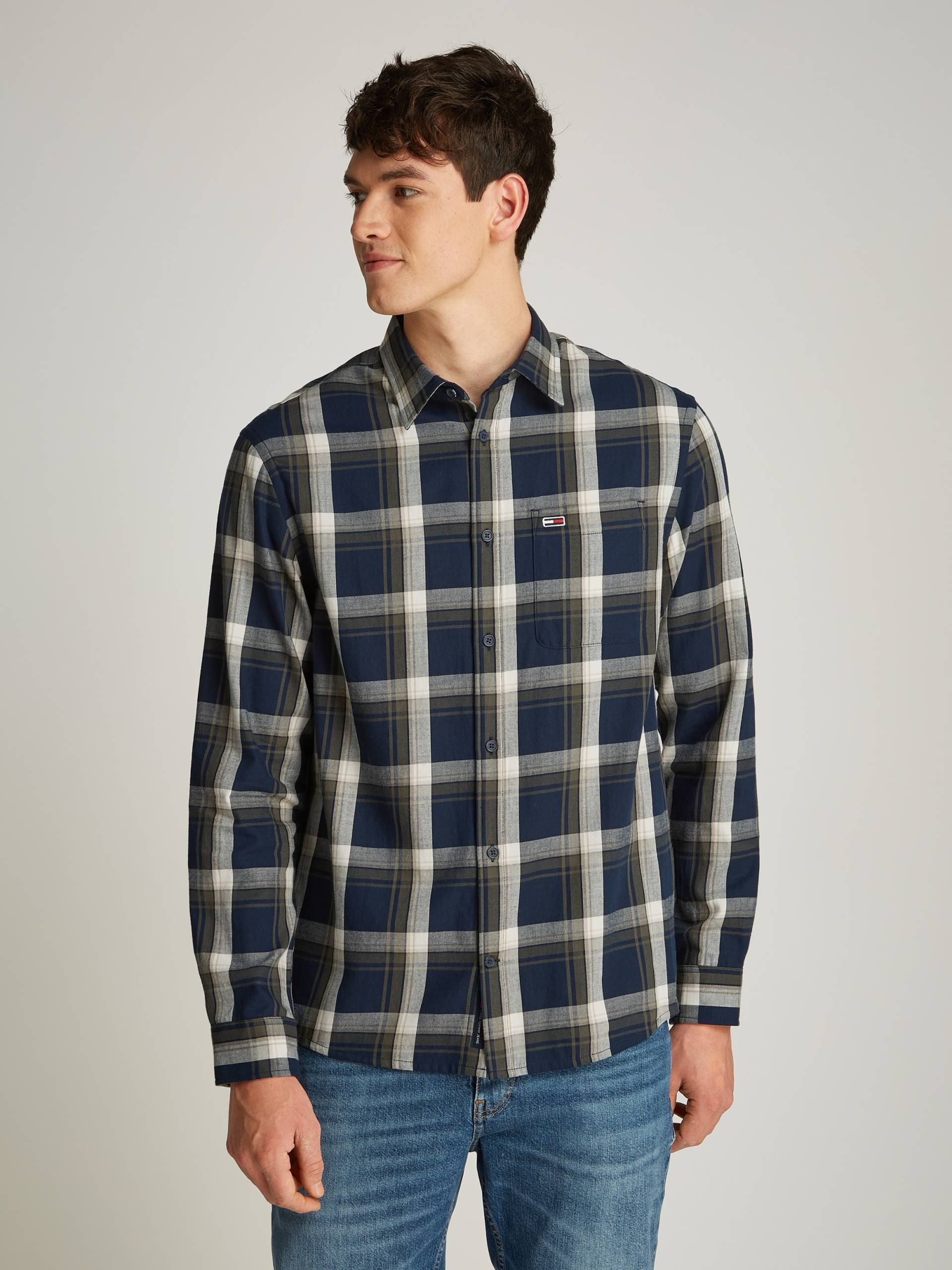 Tommy Jeans Plus Langarmhemd »TJM REG CHECK FLANNEL SHIRT EXT«, in Grossen Grössen, Logostickerei, Button-down-Kragen von TOMMY JEANS Plus