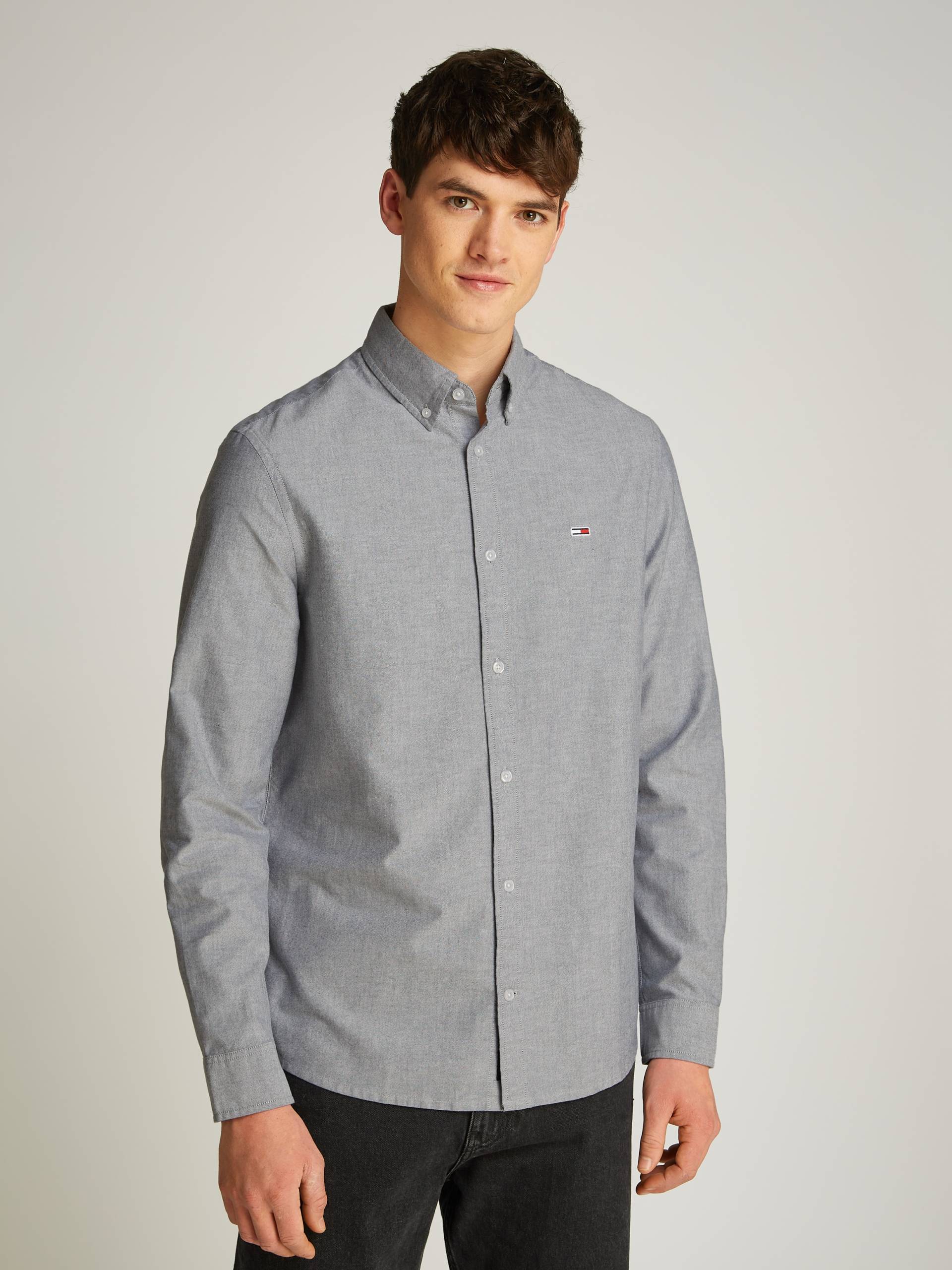 Tommy Jeans Plus Langarmhemd »TJM REG OXFORD SHIRT EXT«, in Grossen Grössen, Logostickerei, Button-down-Kragen von TOMMY JEANS Plus