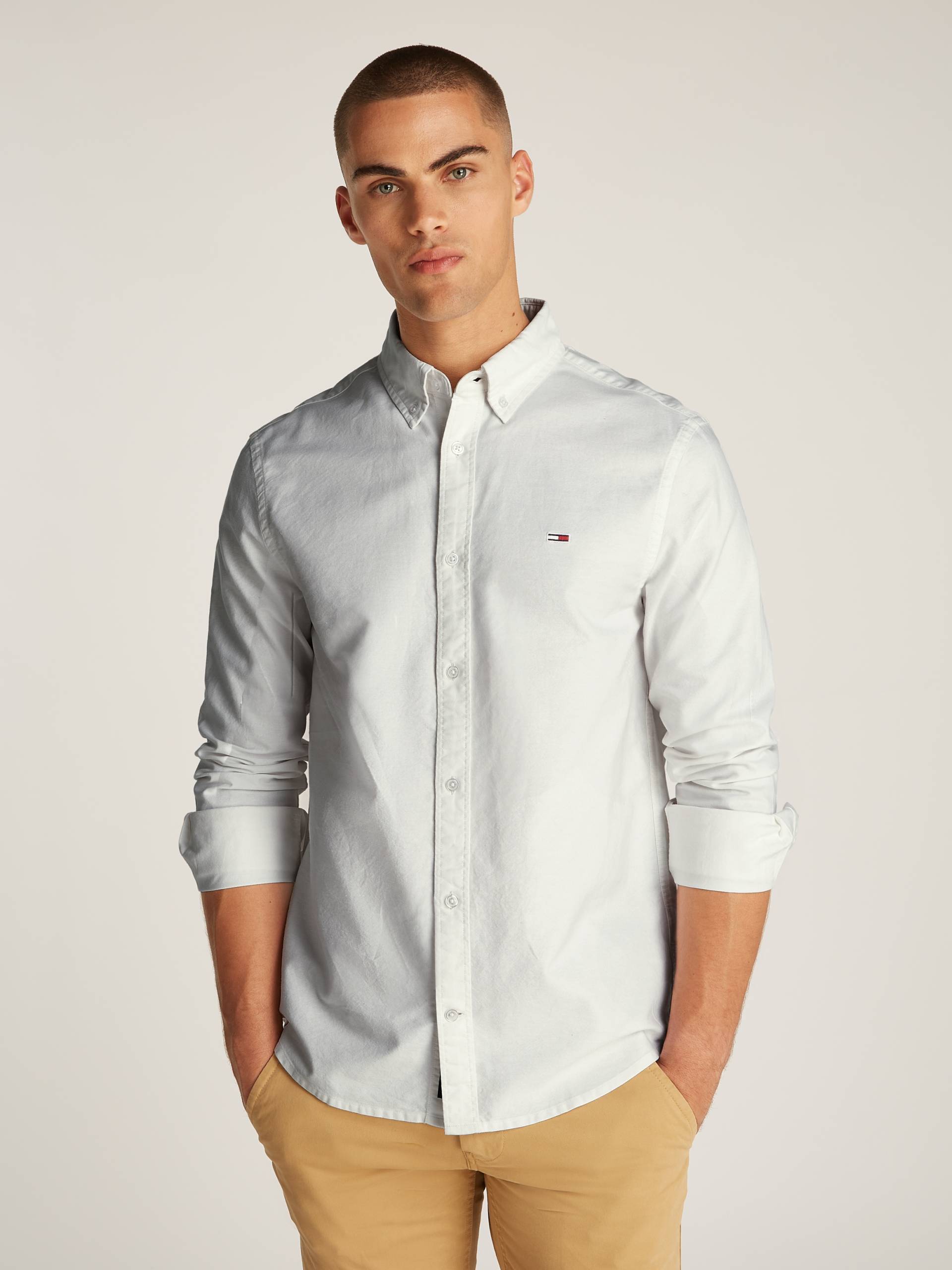 Tommy Jeans Plus Langarmhemd »TJM REG OXFORD SHIRT EXT«, in Grossen Grössen, Logostickerei, Button-down-Kragen von TOMMY JEANS Plus