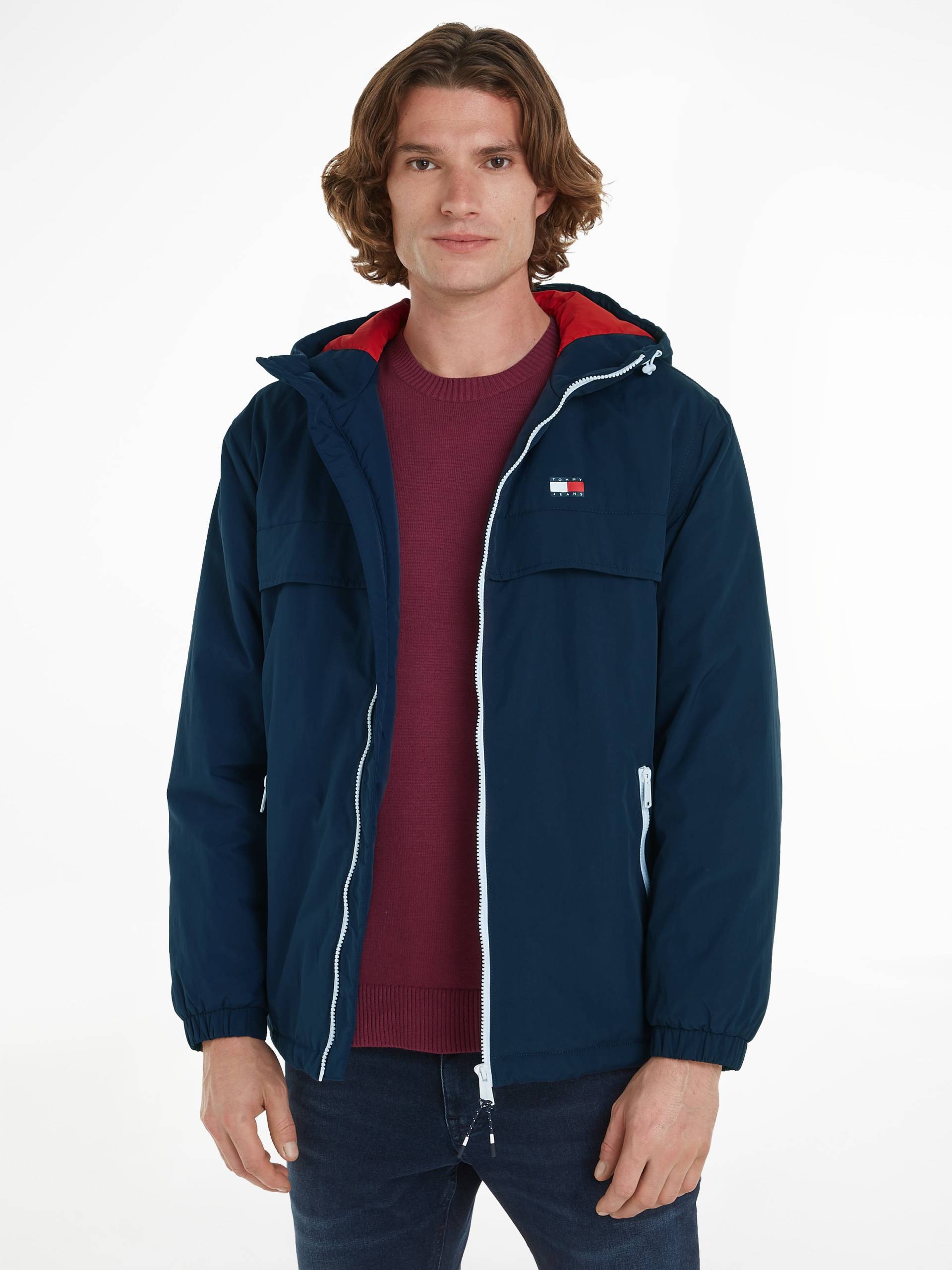 Tommy Jeans Plus Outdoorjacke »TJM PADDED SOLID CHICAGO EXT«, mit Kapuze, Grosse Grössen mit Logopatch von TOMMY JEANS Plus