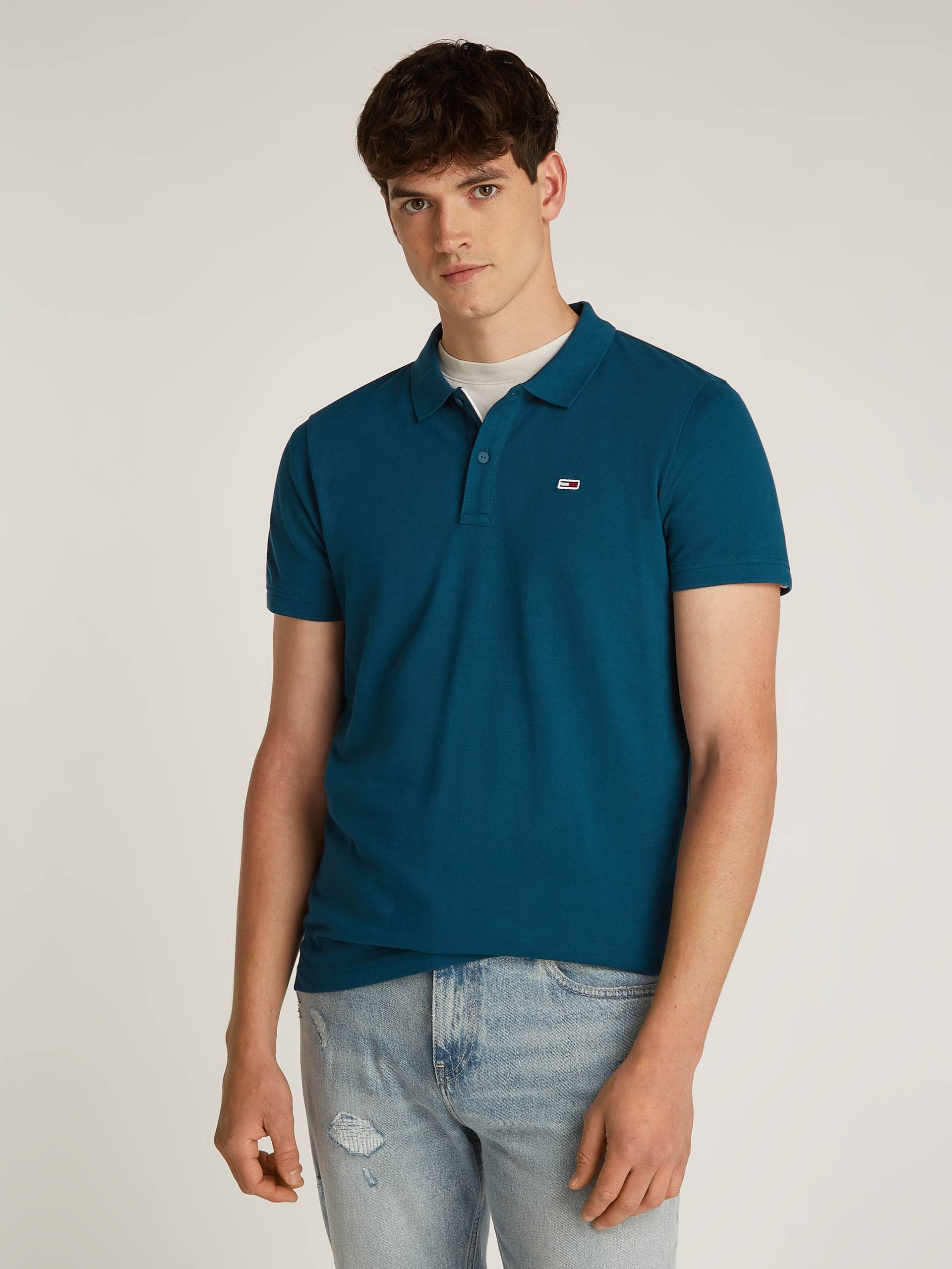 Tommy Jeans Plus Poloshirt »TJM SLIM PLACKET POLO EXT«, Grosse Grössen mit Logostickerei von TOMMY JEANS Plus