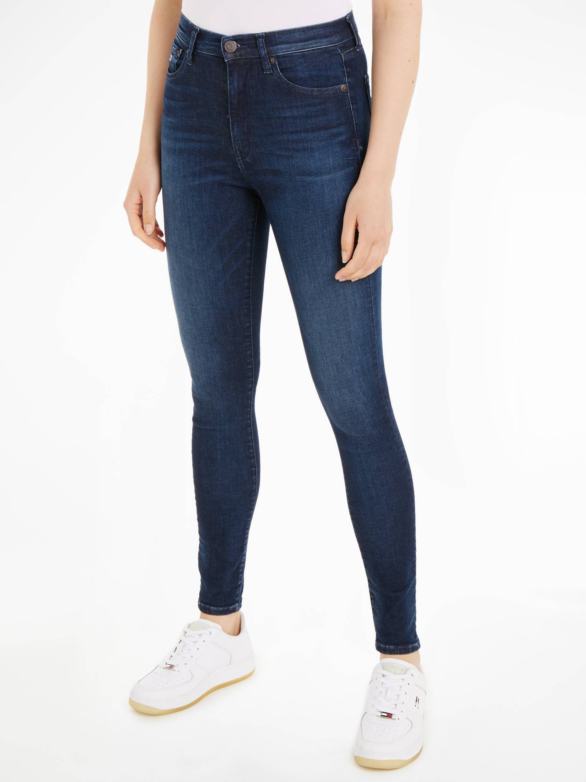 Tommy Jeans Bequeme Jeans »Sylvia Skinny Slim Jeans Hohe Leibhöhe«, mit Ledermarkenlabel Tommy Jeans Bequeme Jeans »Sylvia Skinny Slim Jeans Hohe Leibhöhe«, mit Ledermarkenlabel von TOMMY JEANS